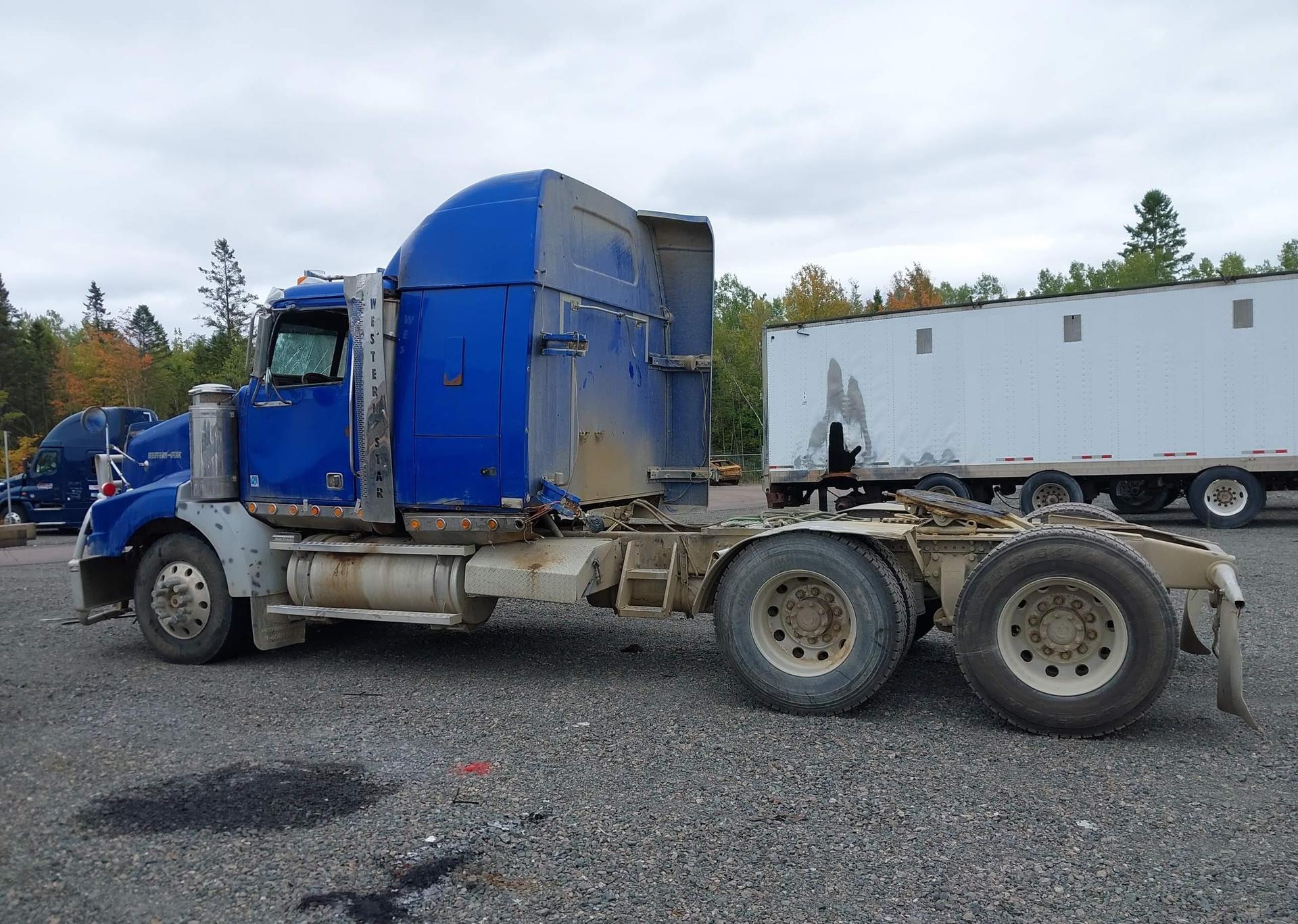 2005 WESTERN STAR/AUTO CAR CONVENTIONAL 4900SA
