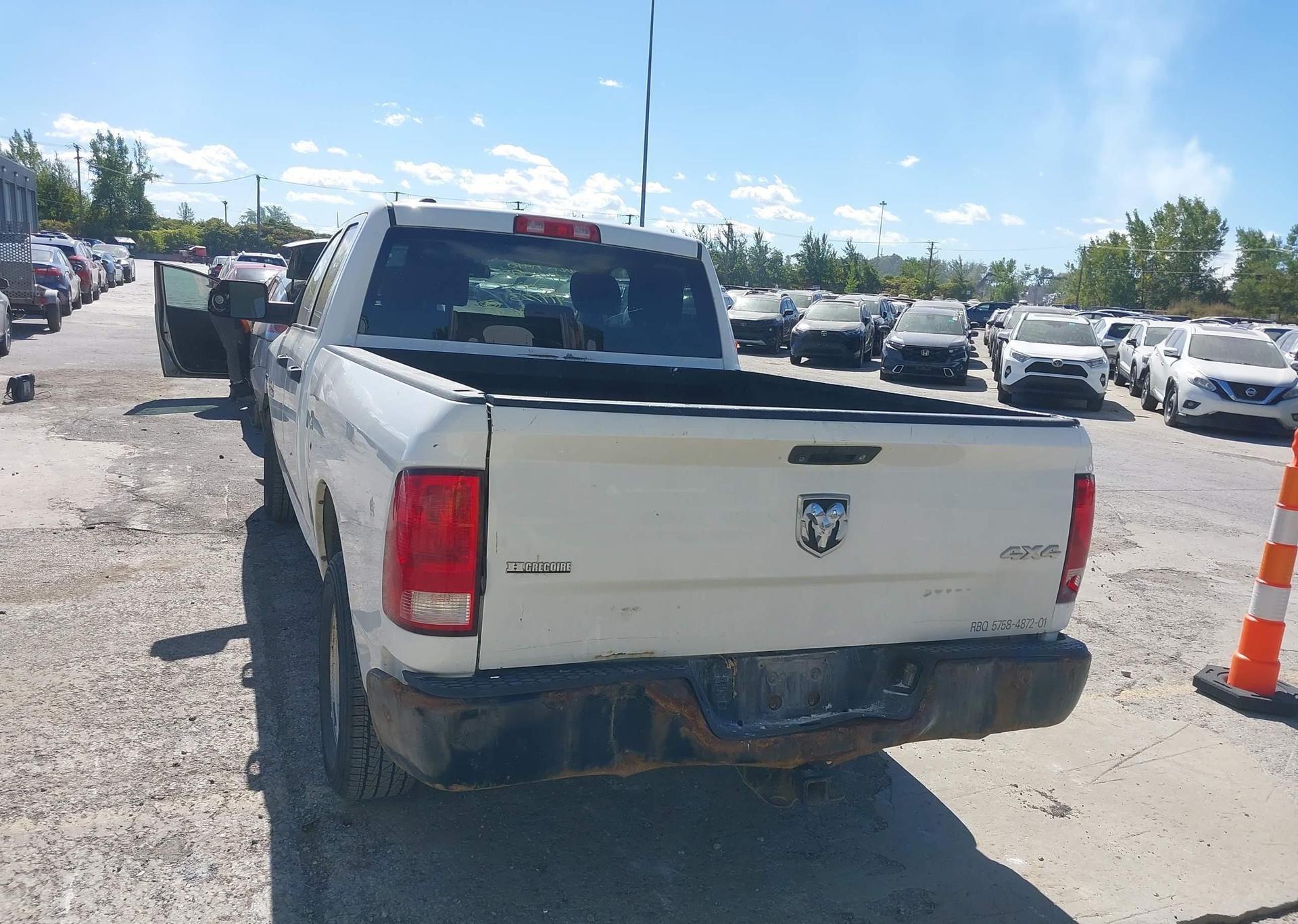 2016 RAM 1500 ST