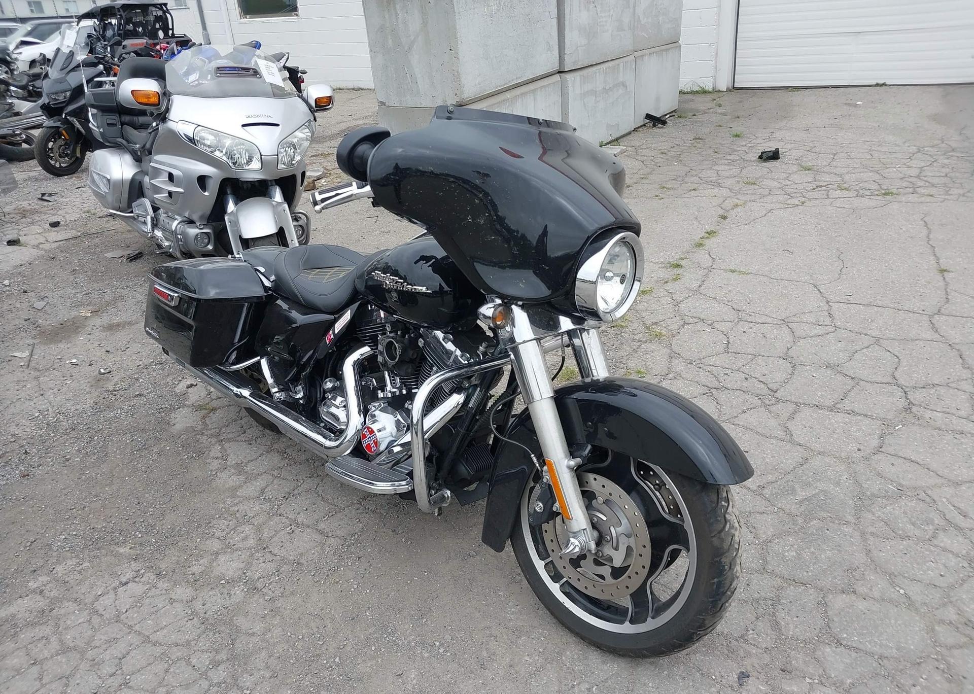 2010 HARLEY-DAVIDSON FLHX