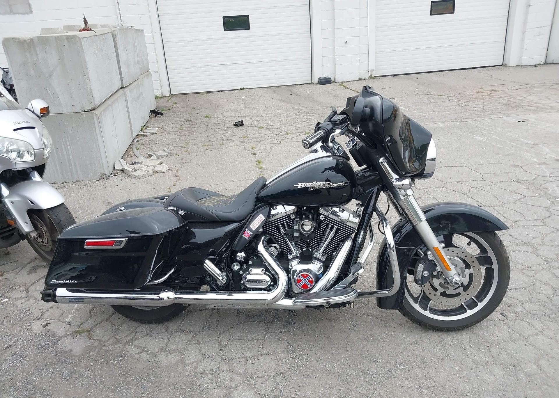2010 HARLEY-DAVIDSON FLHX