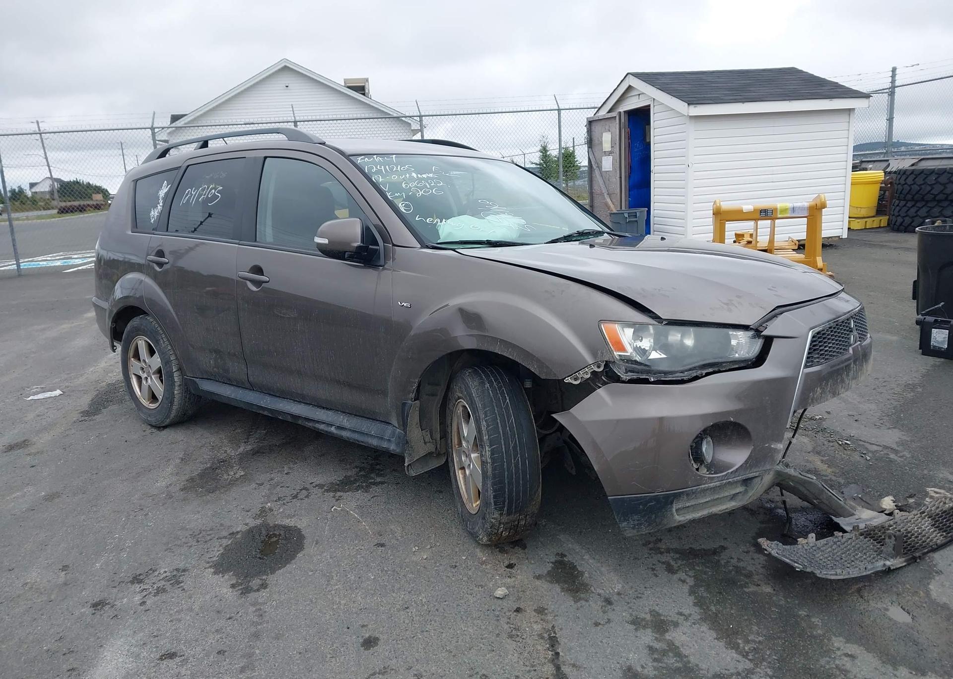 2012 MITSUBISHI OUTLANDER SE