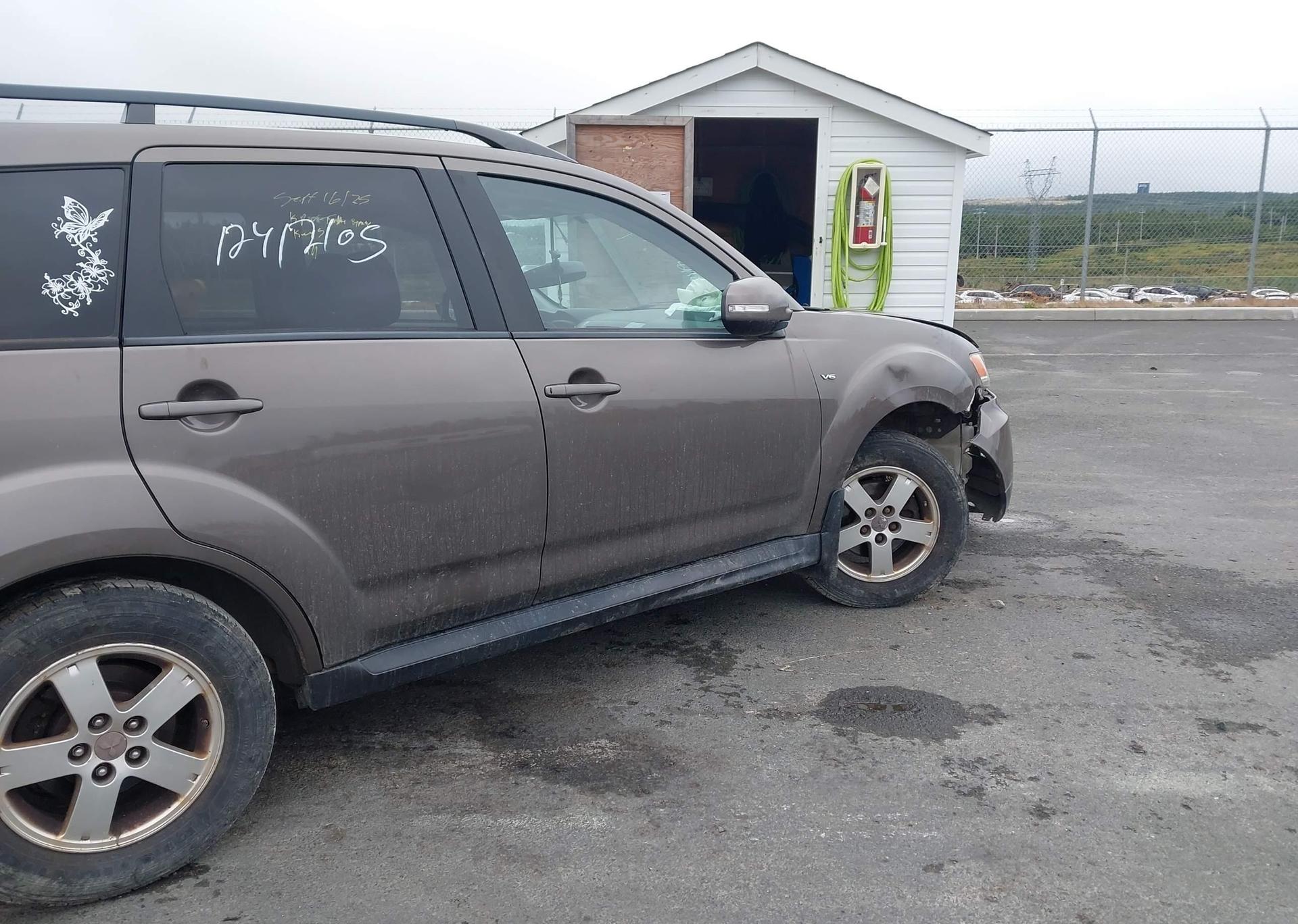 2012 MITSUBISHI OUTLANDER SE