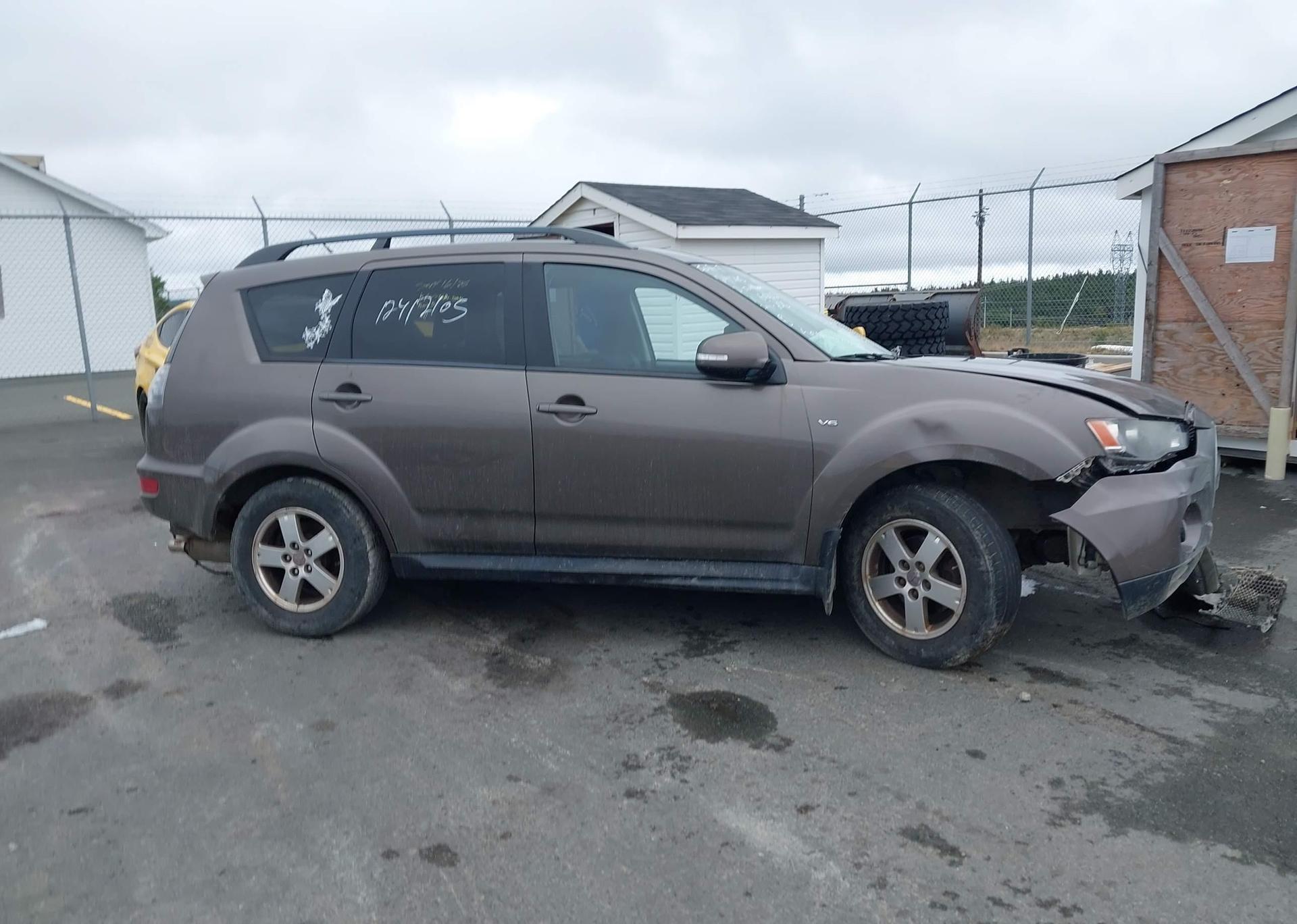 2012 MITSUBISHI OUTLANDER SE