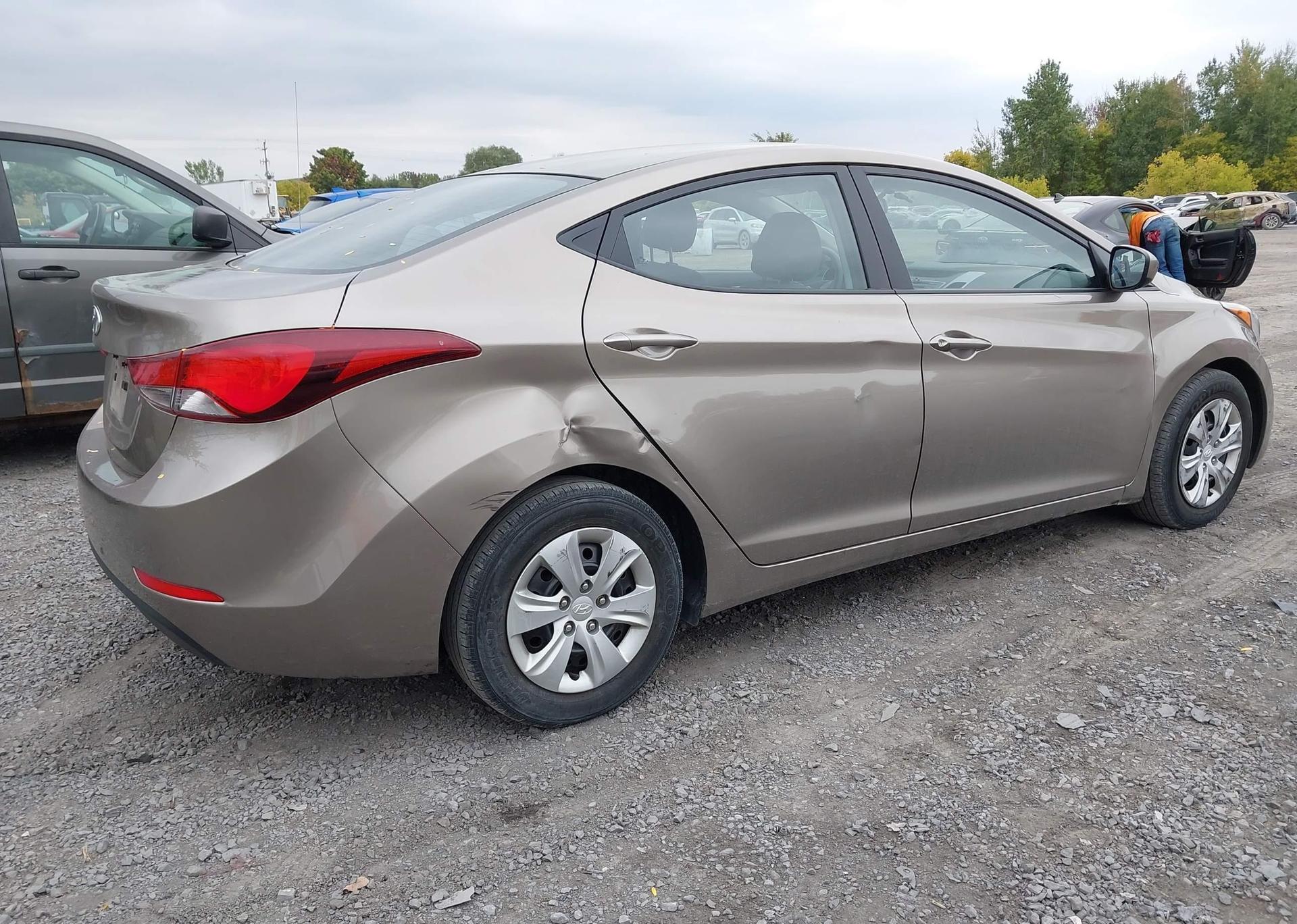 2015 HYUNDAI ELANTRA