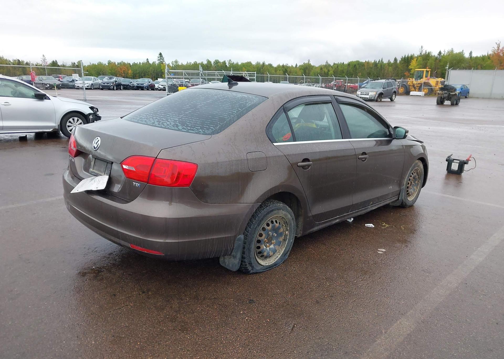 2012 VOLKSWAGEN JETTA 2.0 TDI COMFORTLINE