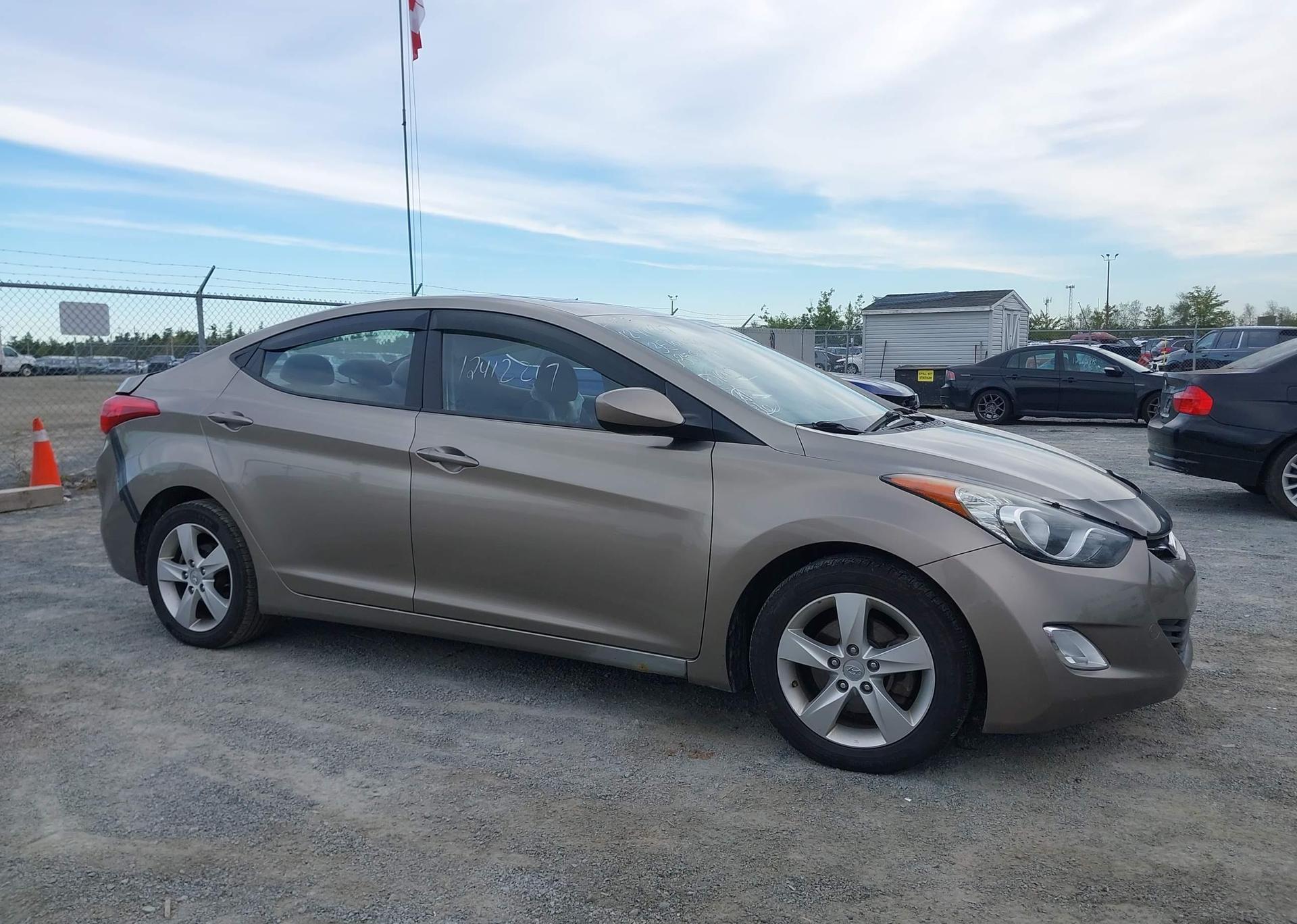 2013 HYUNDAI ELANTRA GLS