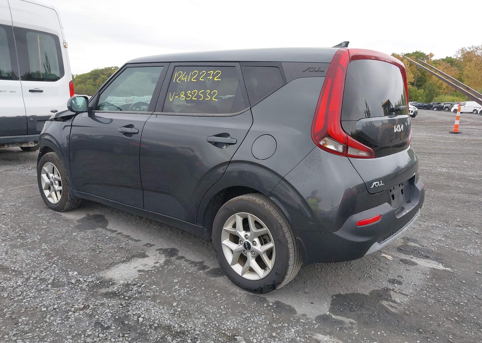 2022 KIA SOUL EX