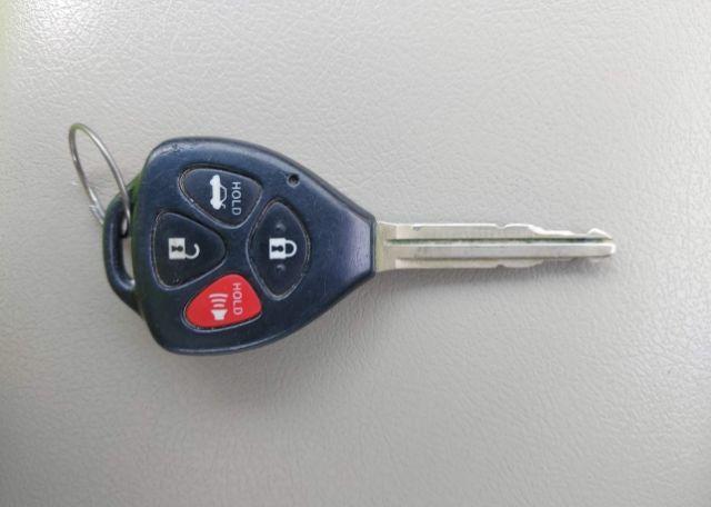 2011 TOYOTA CAMRY SE