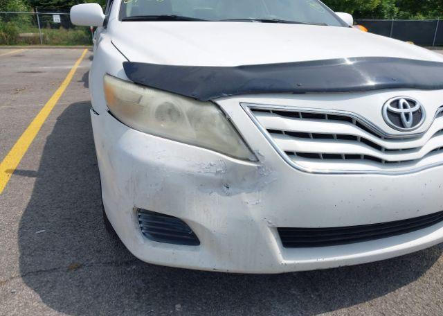 2011 TOYOTA CAMRY SE