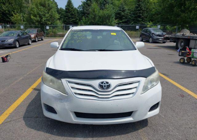 2011 TOYOTA CAMRY SE