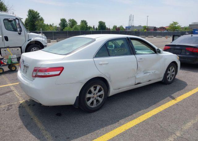 2011 TOYOTA CAMRY SE
