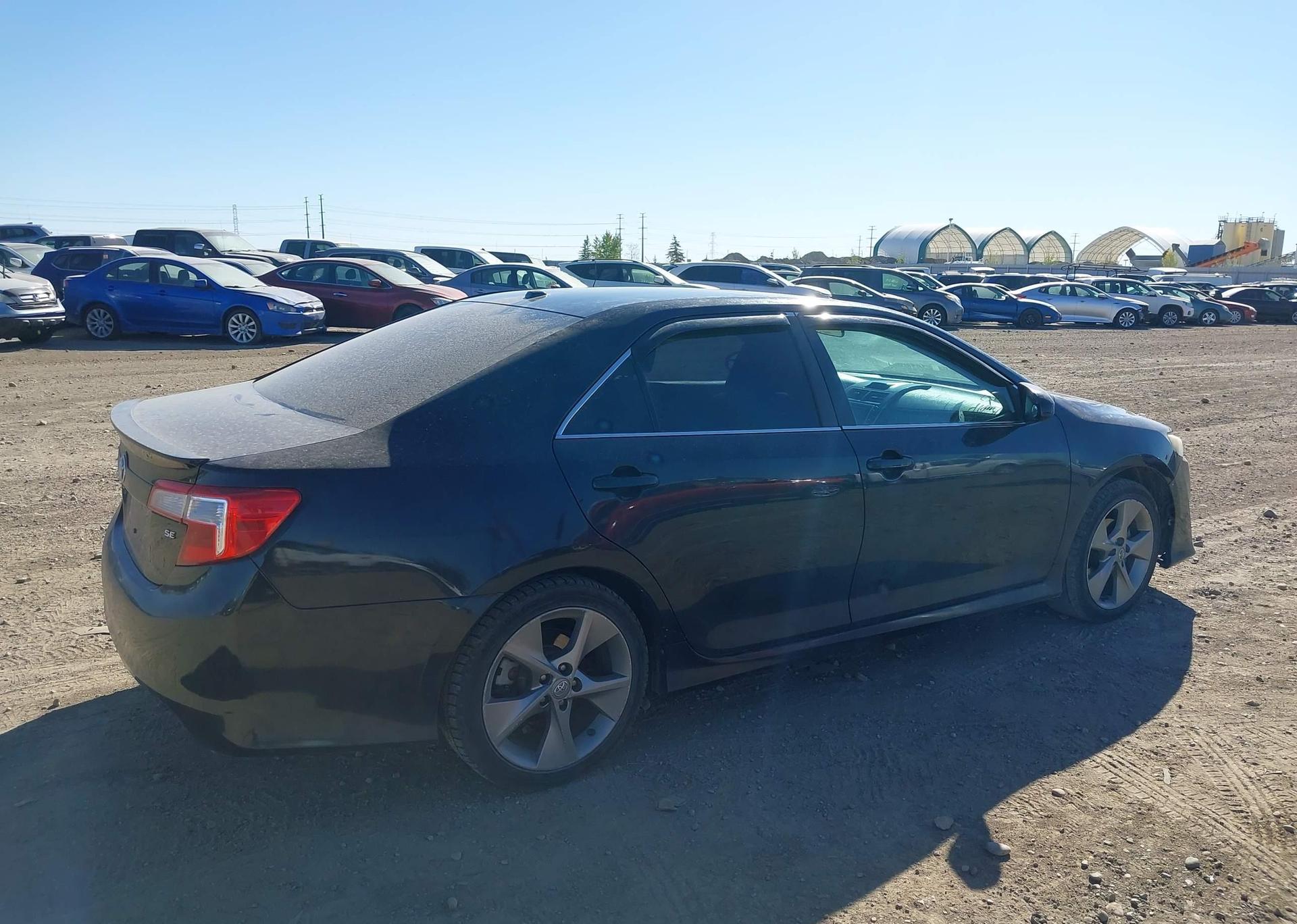 2012 TOYOTA CAMRY SE