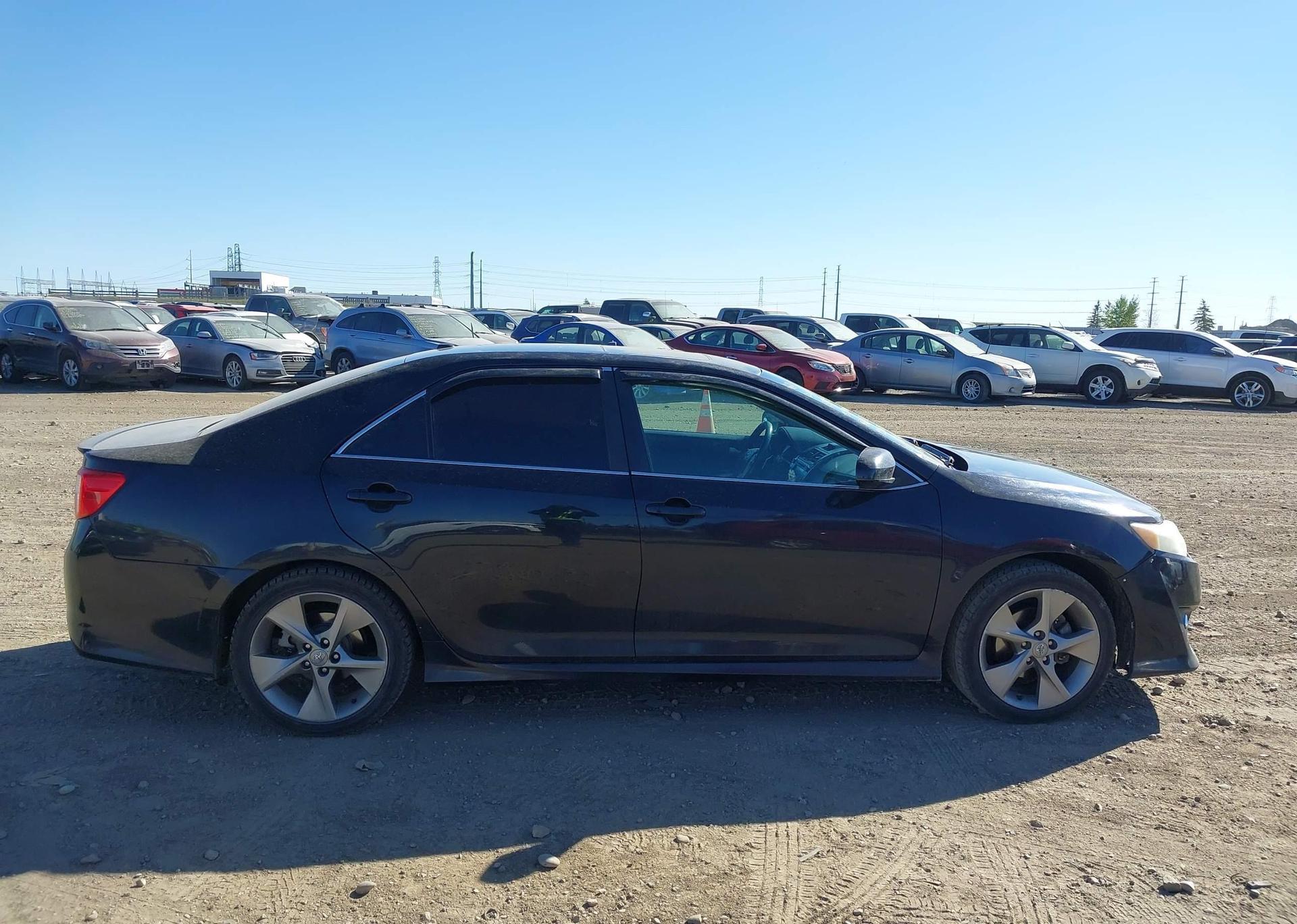 2012 TOYOTA CAMRY SE