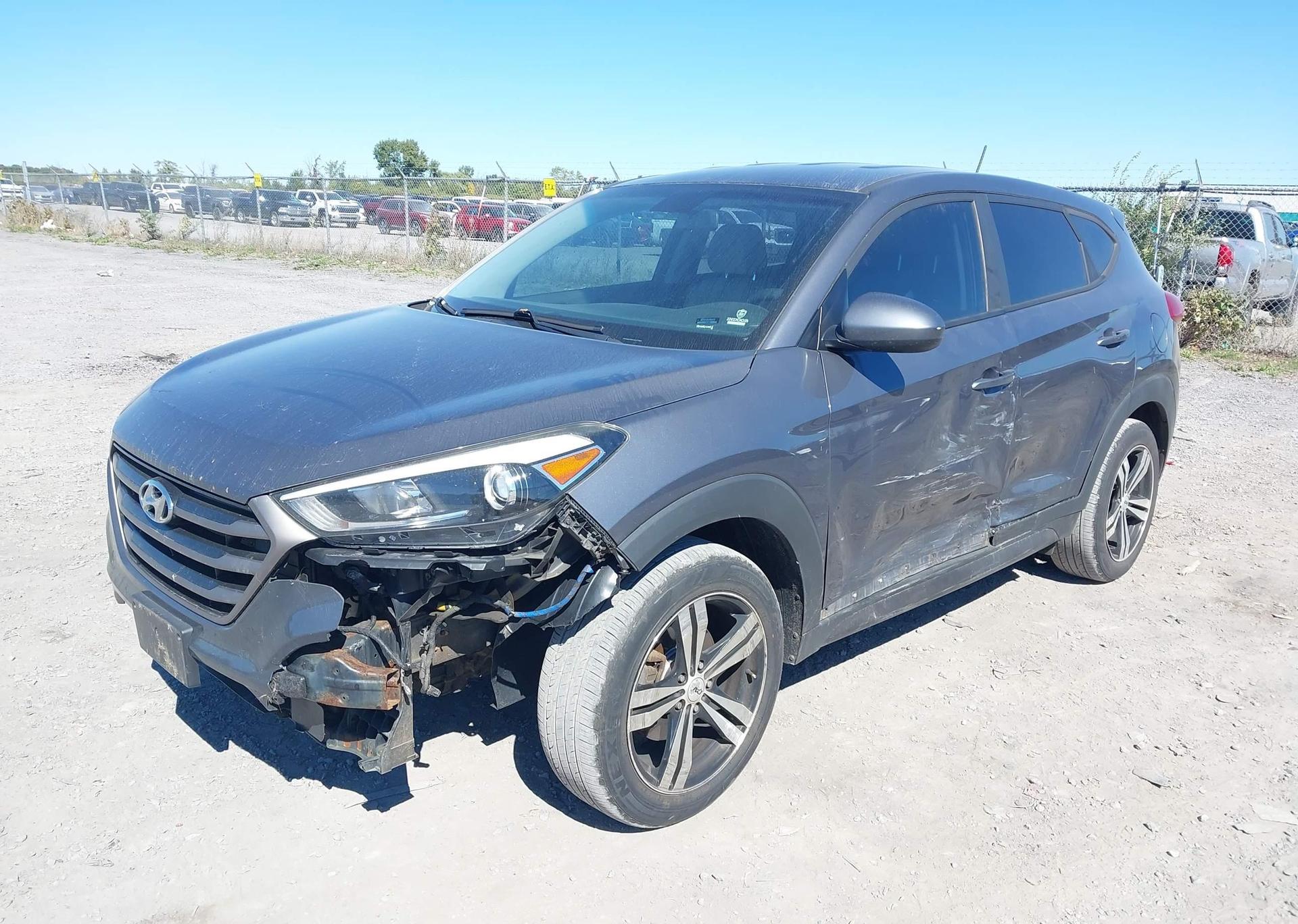 2016 HYUNDAI TUCSON SE