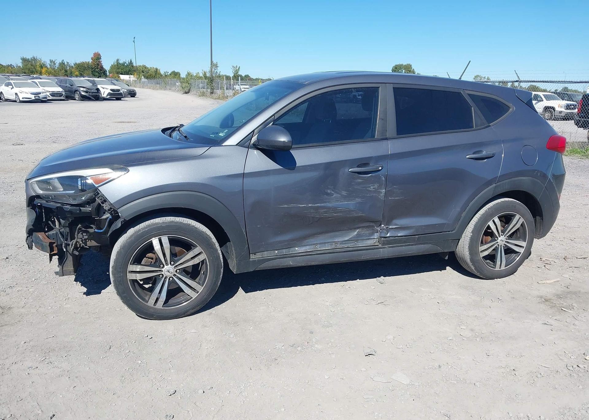 2016 HYUNDAI TUCSON SE