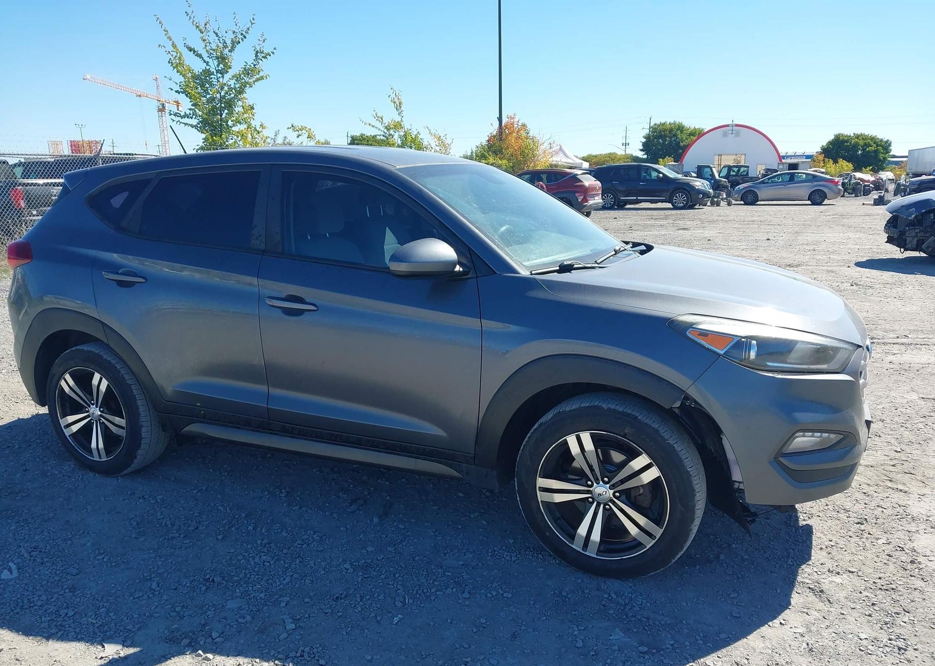 2016 HYUNDAI TUCSON SE