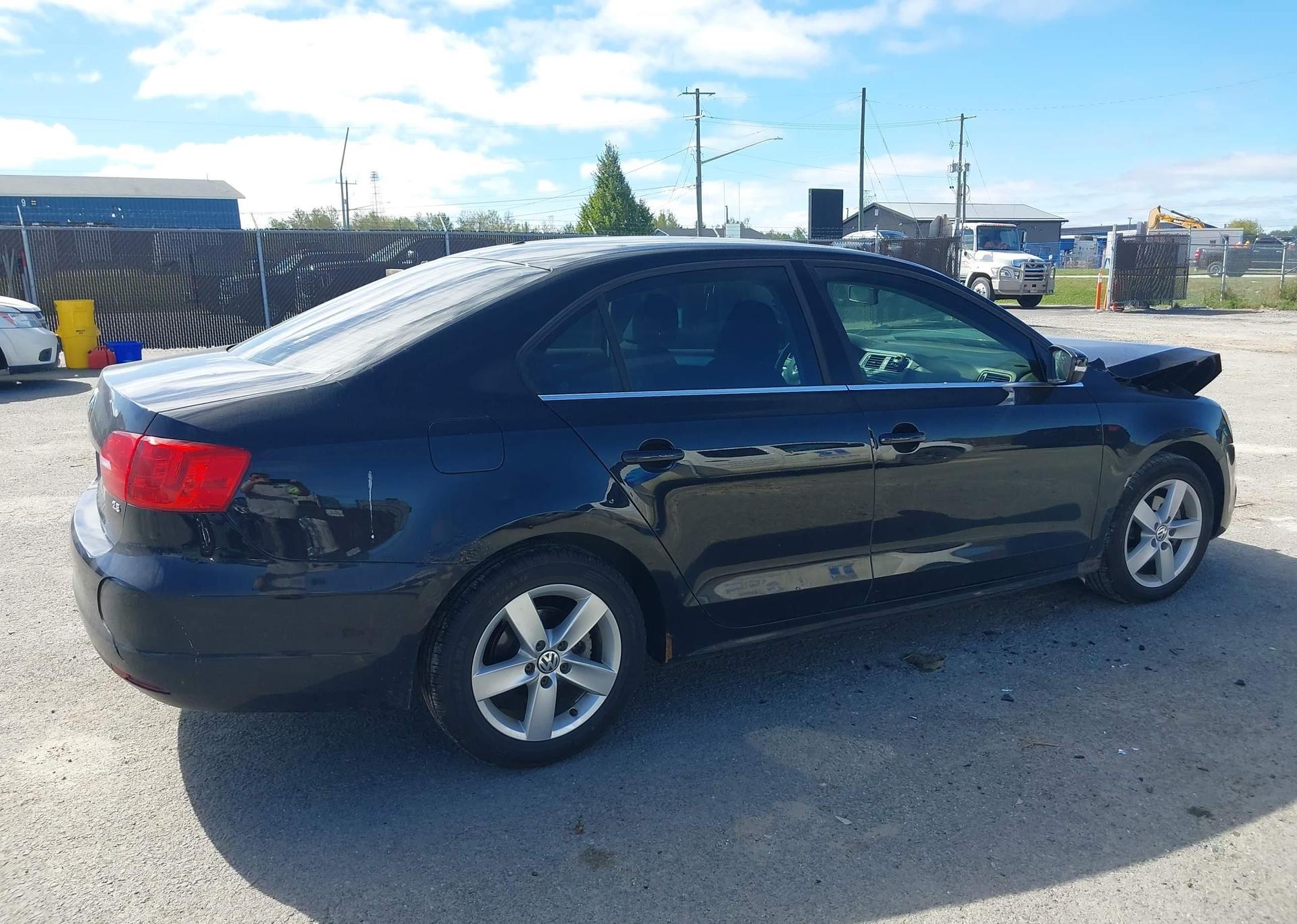 2013 VOLKSWAGEN JETTA
