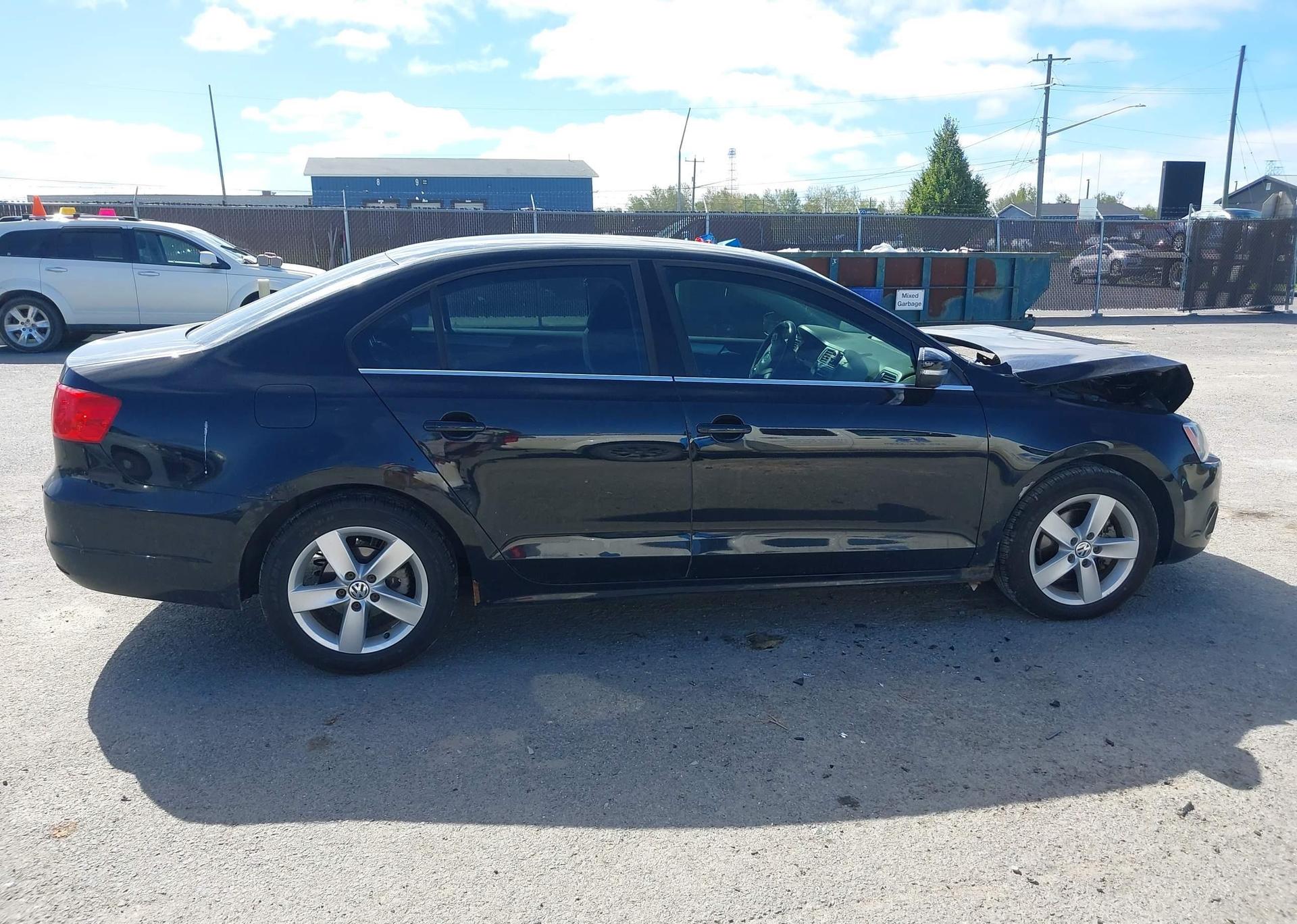 2013 VOLKSWAGEN JETTA