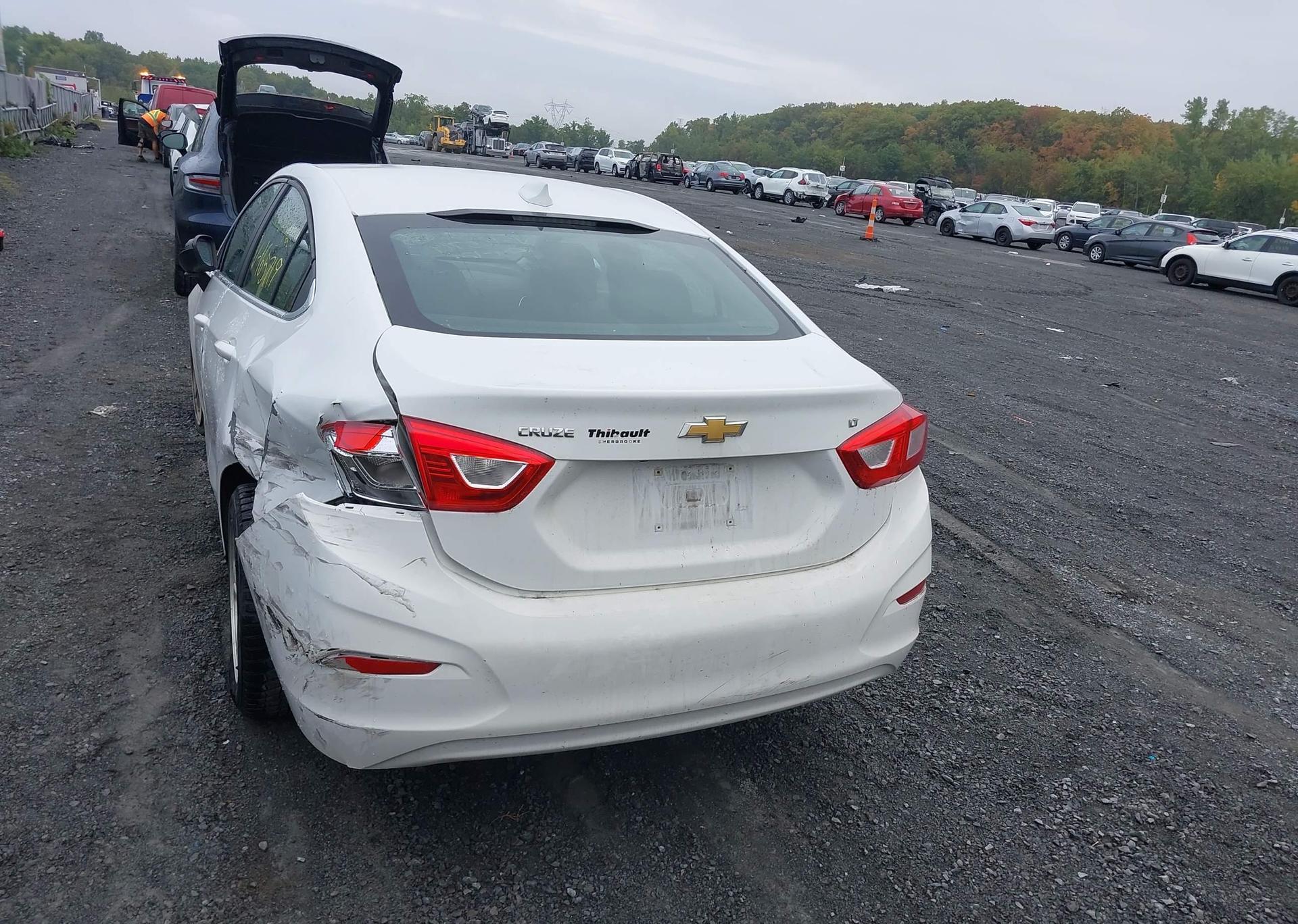 2017 CHEVROLET CRUZE
