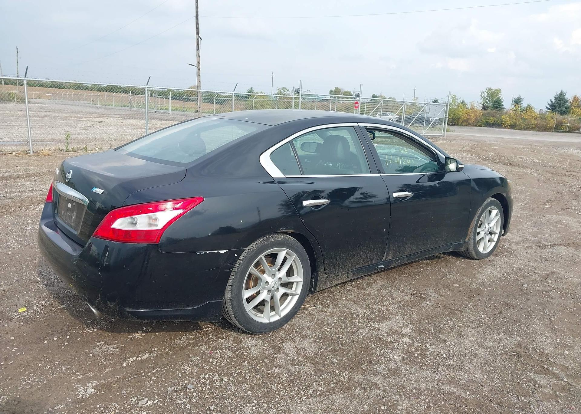 2011 NISSAN MAXIMA S