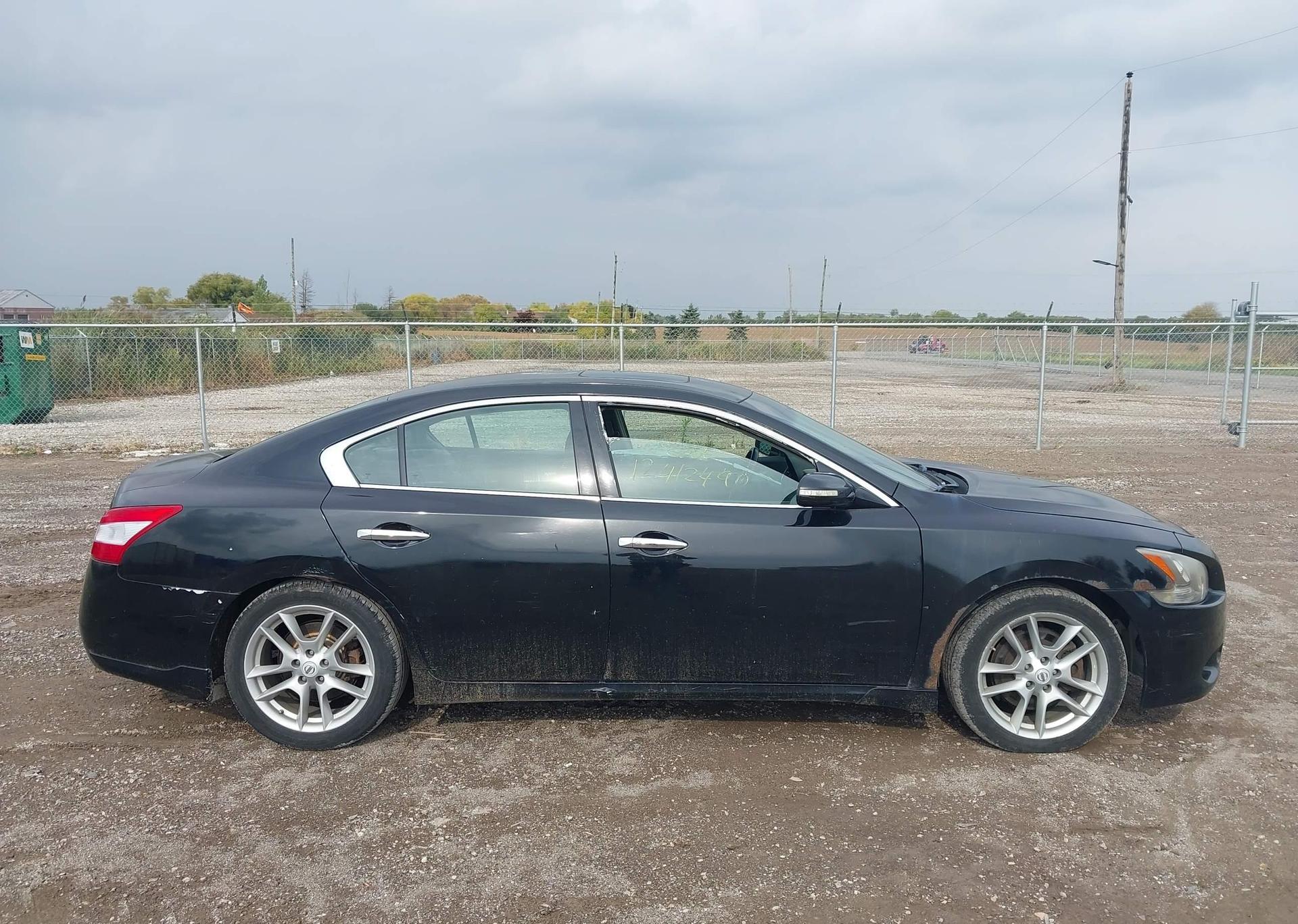 2011 NISSAN MAXIMA S