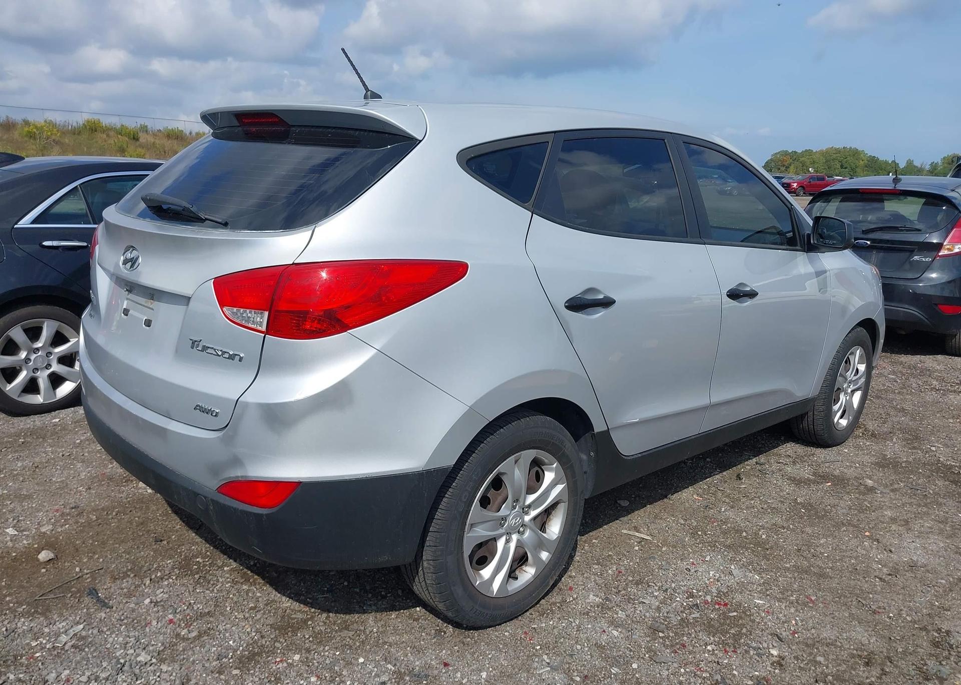 2013 HYUNDAI TUCSON GL