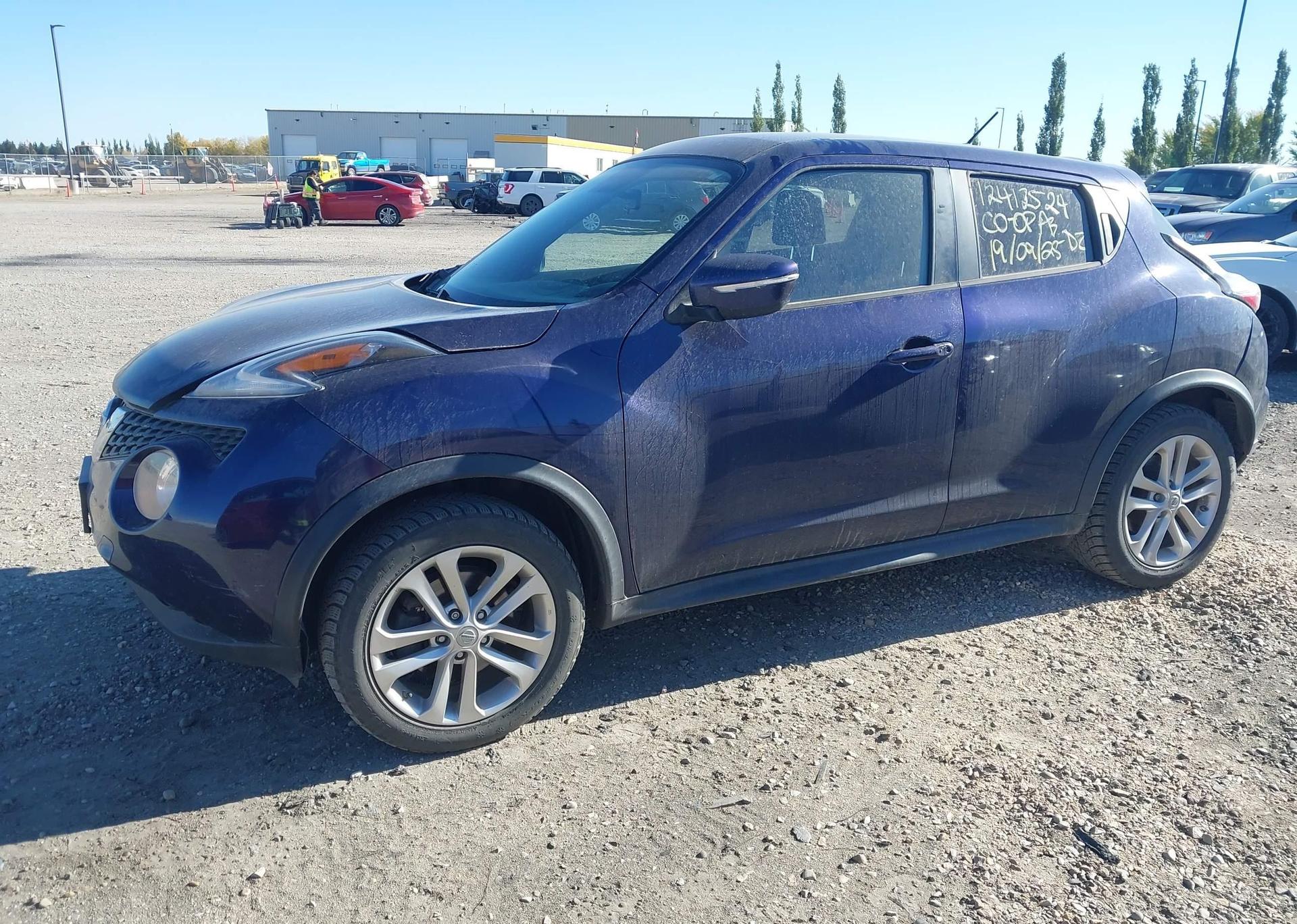 2015 NISSAN JUKE SV