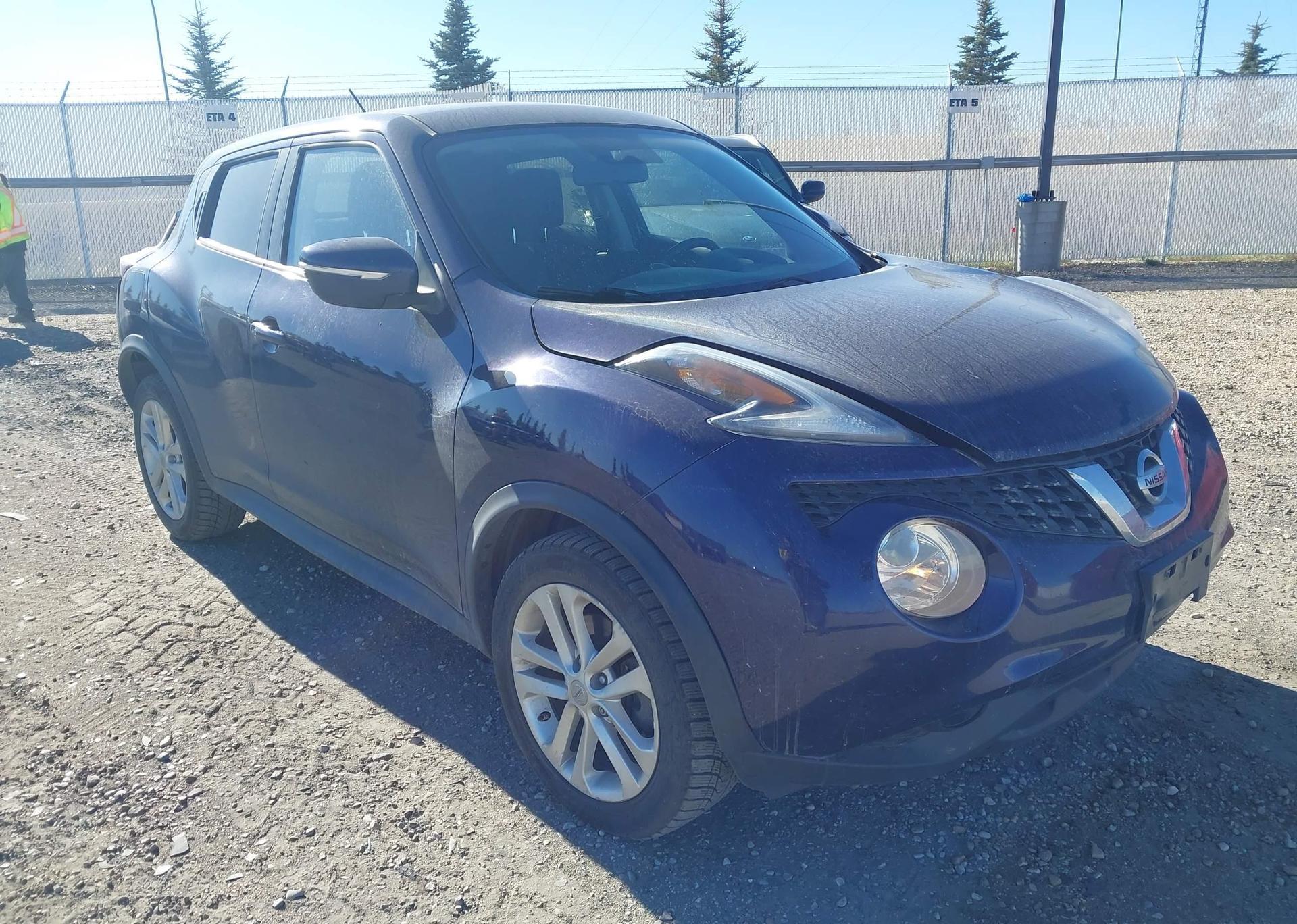 2015 NISSAN JUKE SV