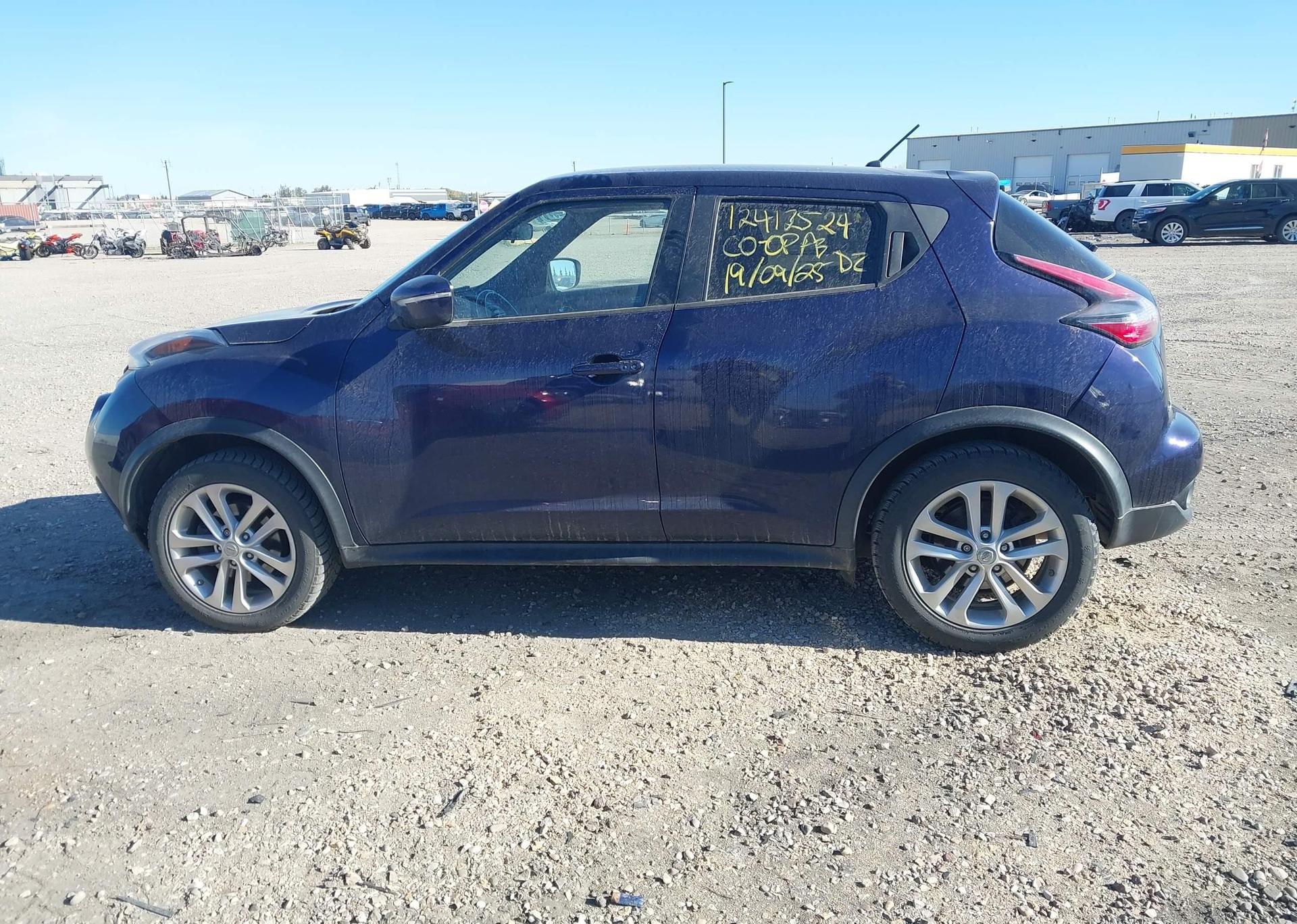 2015 NISSAN JUKE SV