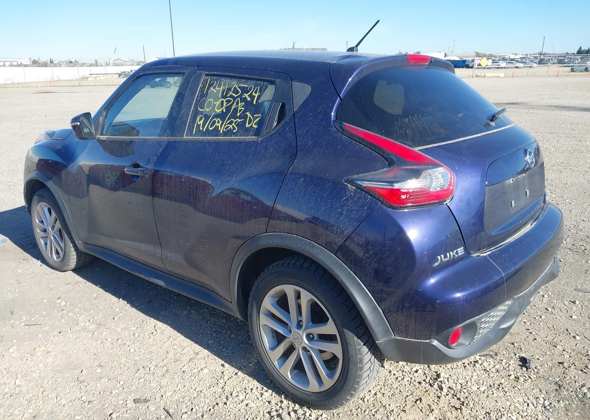 2015 NISSAN JUKE SV