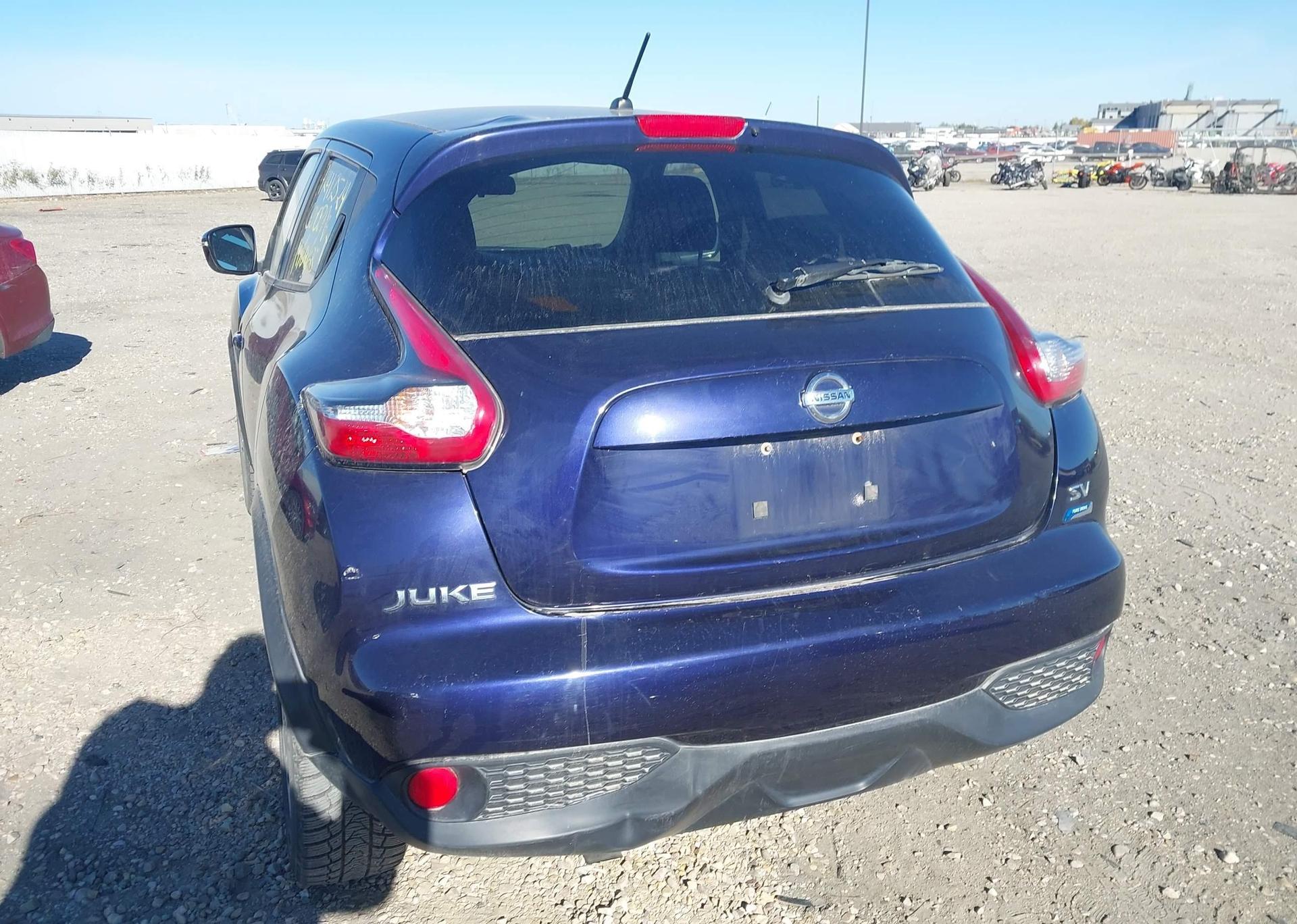 2015 NISSAN JUKE SV