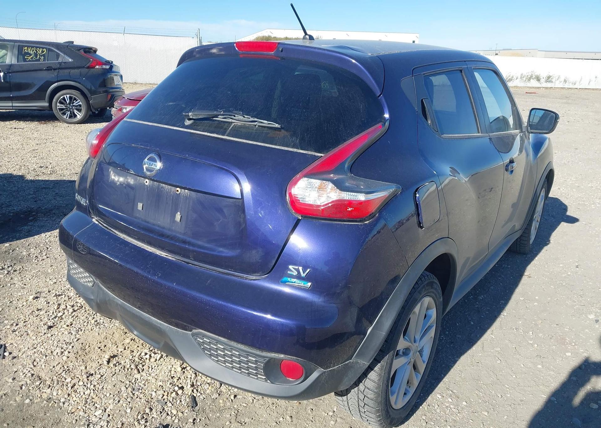 2015 NISSAN JUKE SV