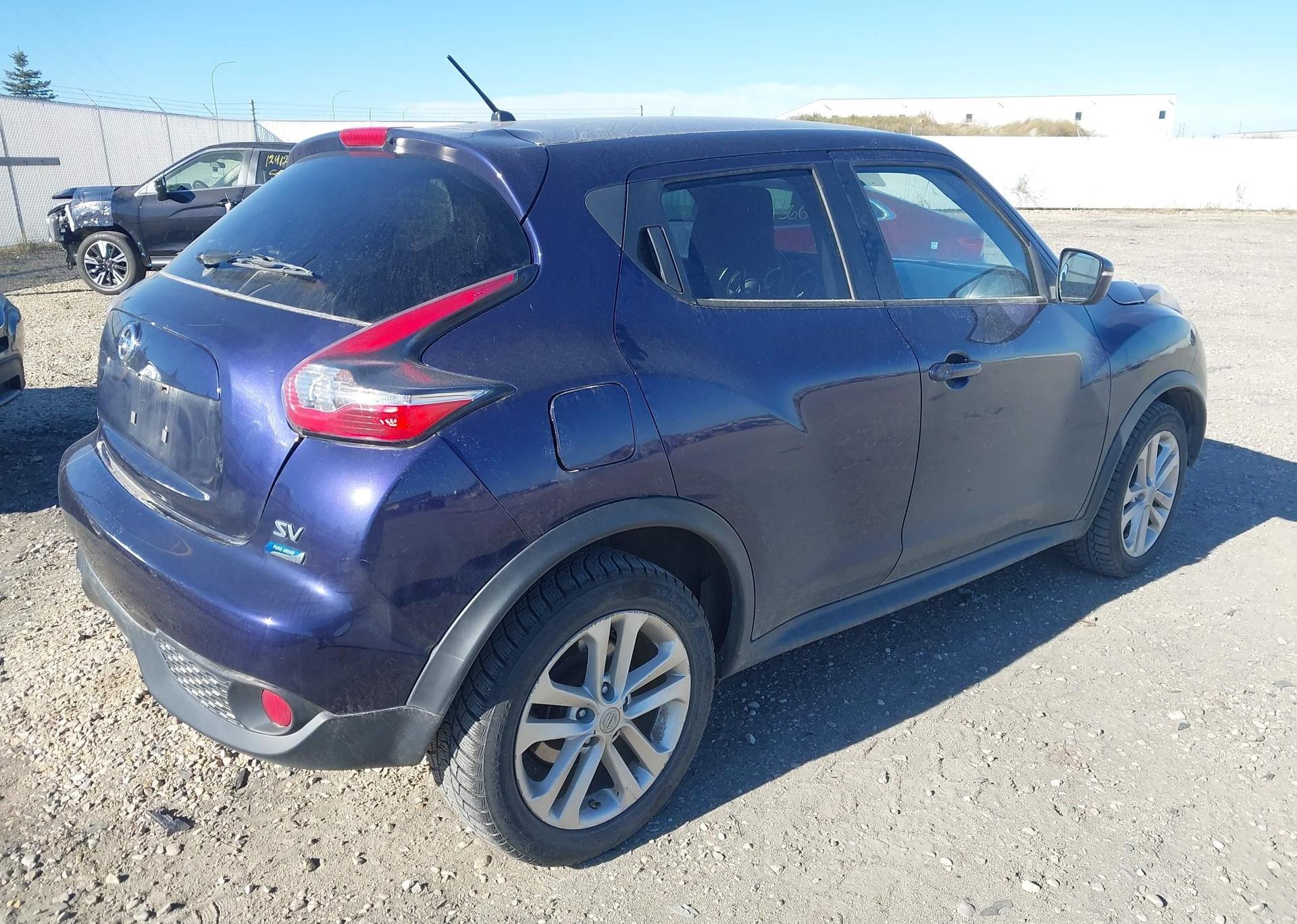 2015 NISSAN JUKE SV