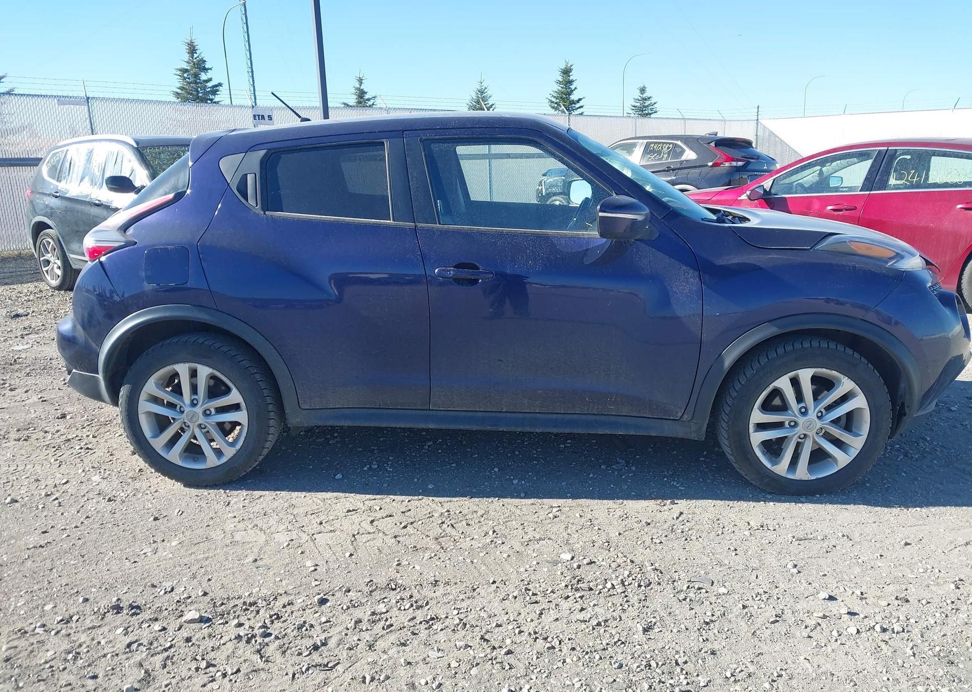 2015 NISSAN JUKE SV