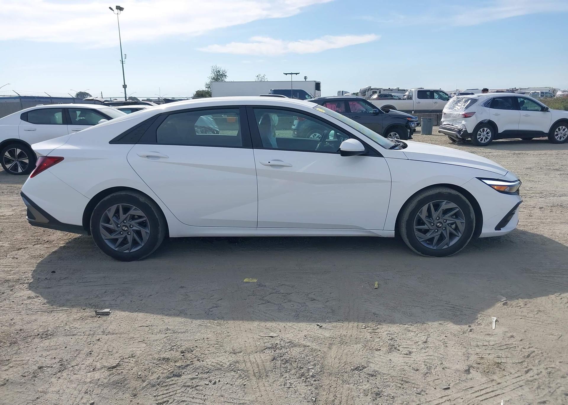 2024 HYUNDAI ELANTRA PREFERRED