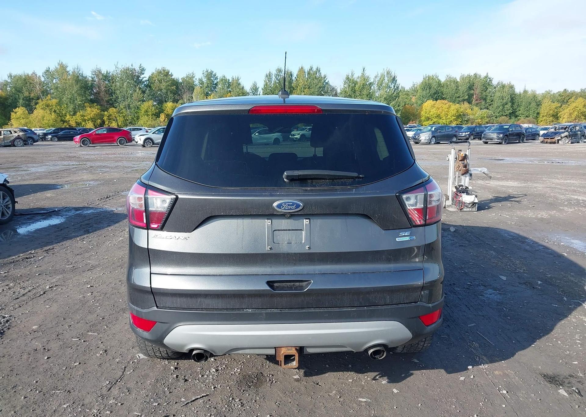 2017 FORD ESCAPE SE