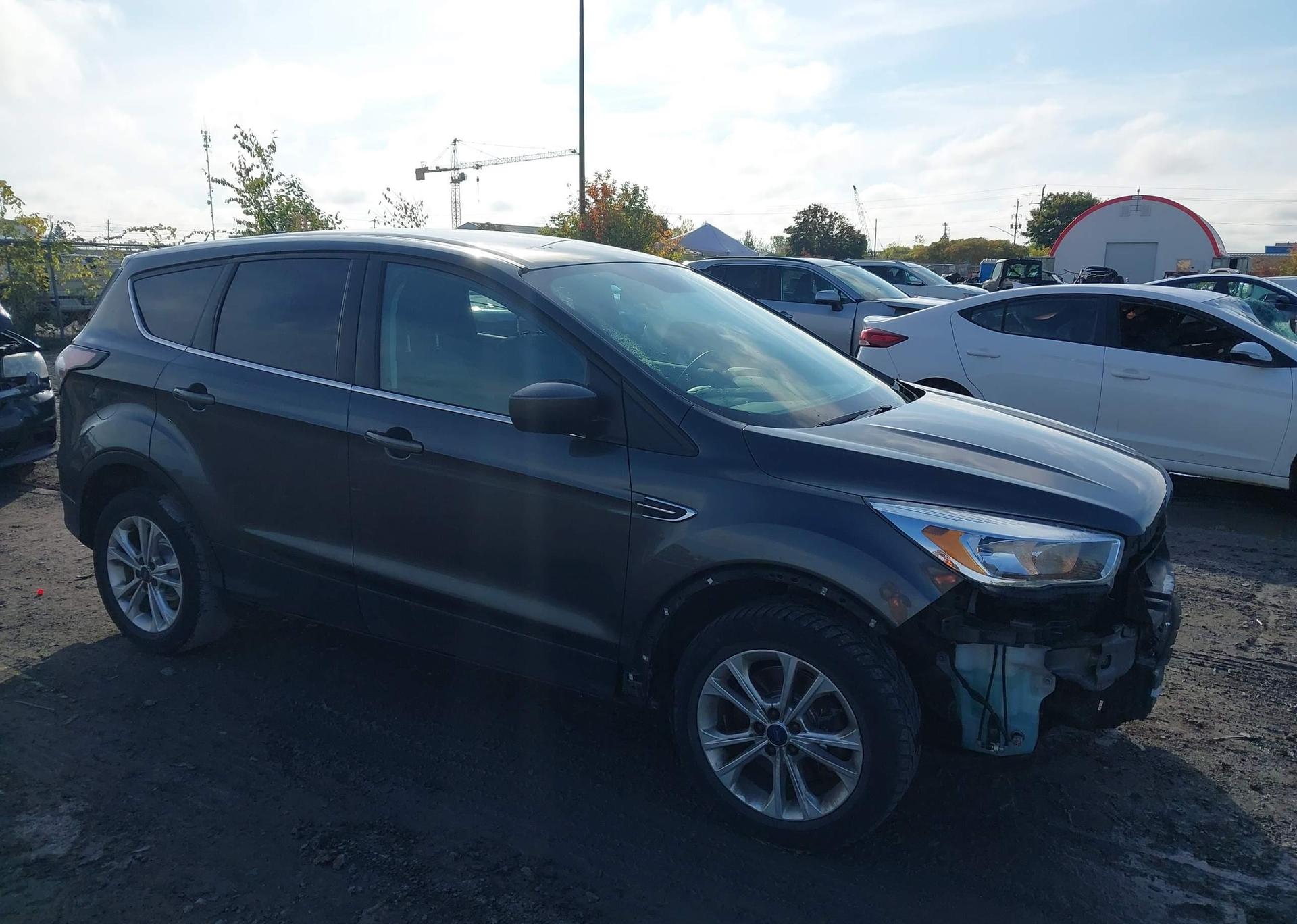 2017 FORD ESCAPE SE