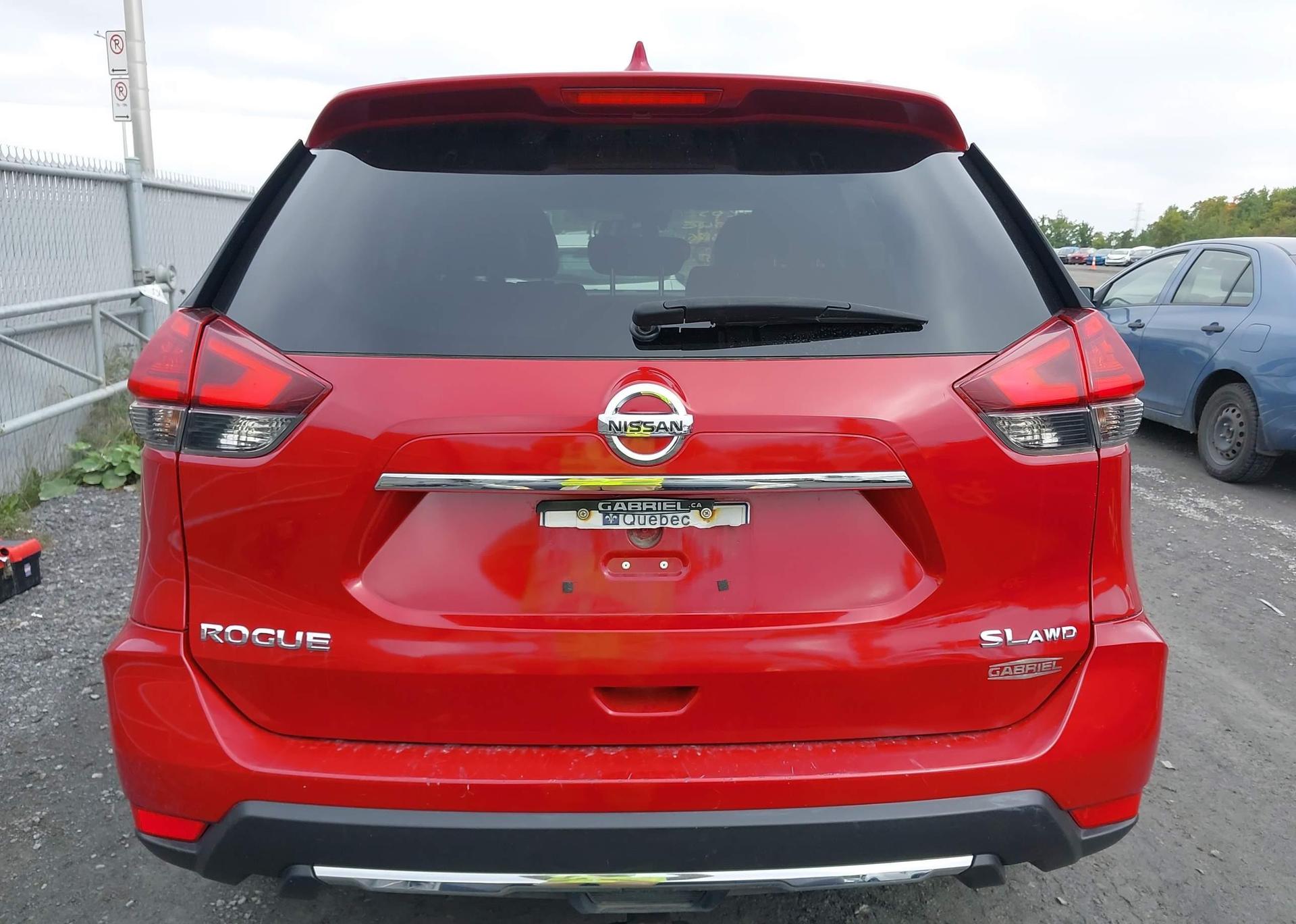 2017 NISSAN ROGUE