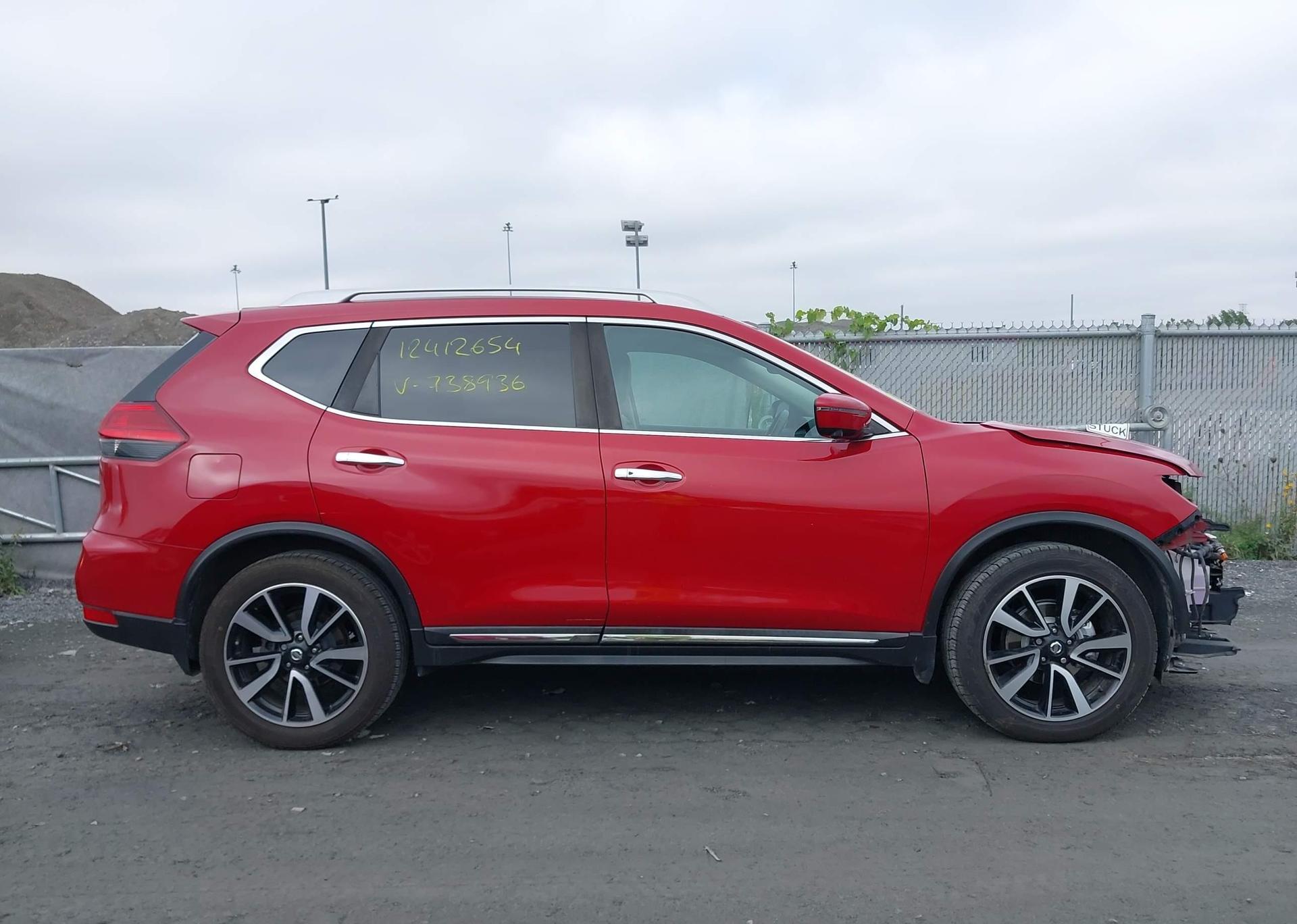 2017 NISSAN ROGUE