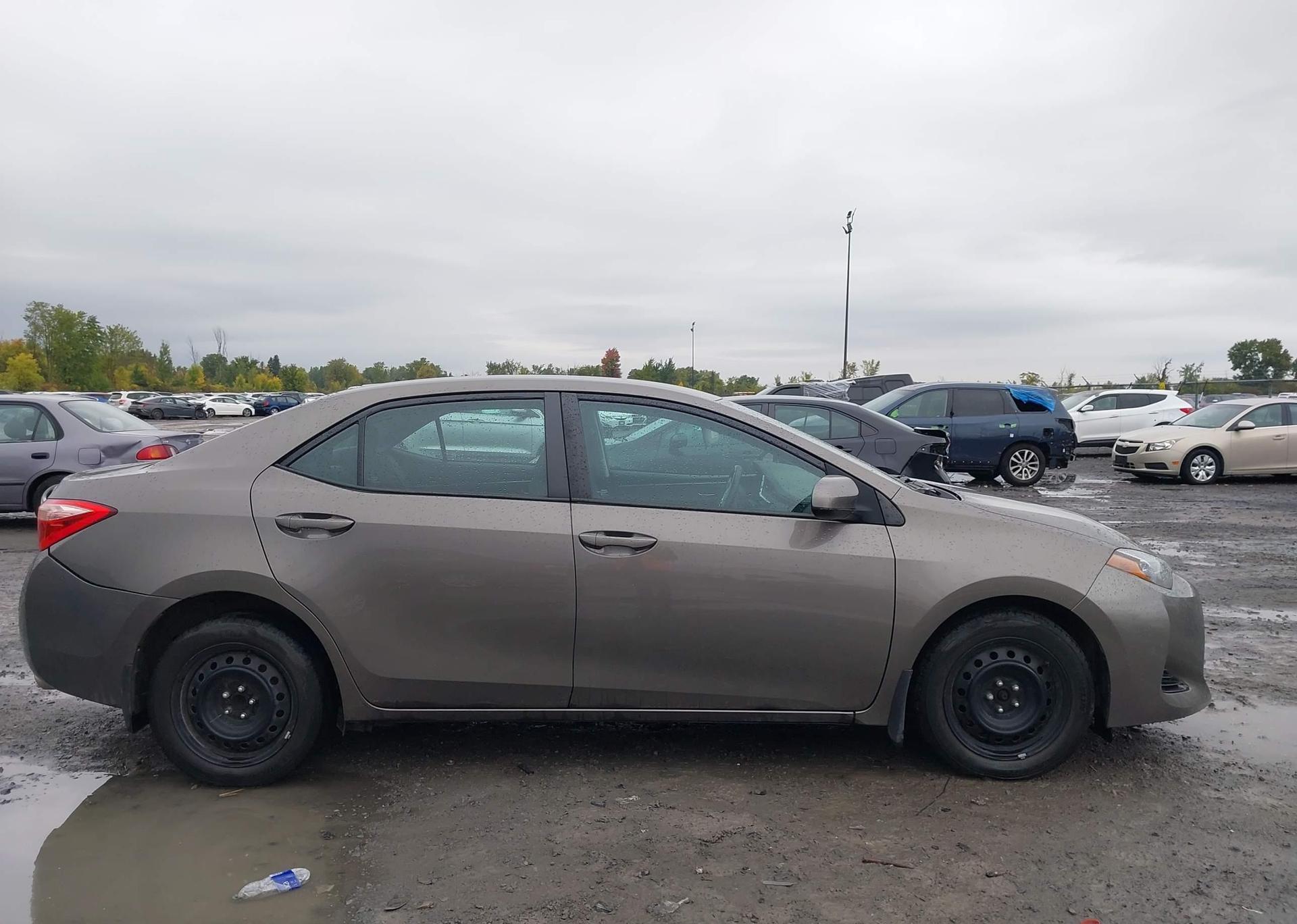 2018 TOYOTA COROLLA LE