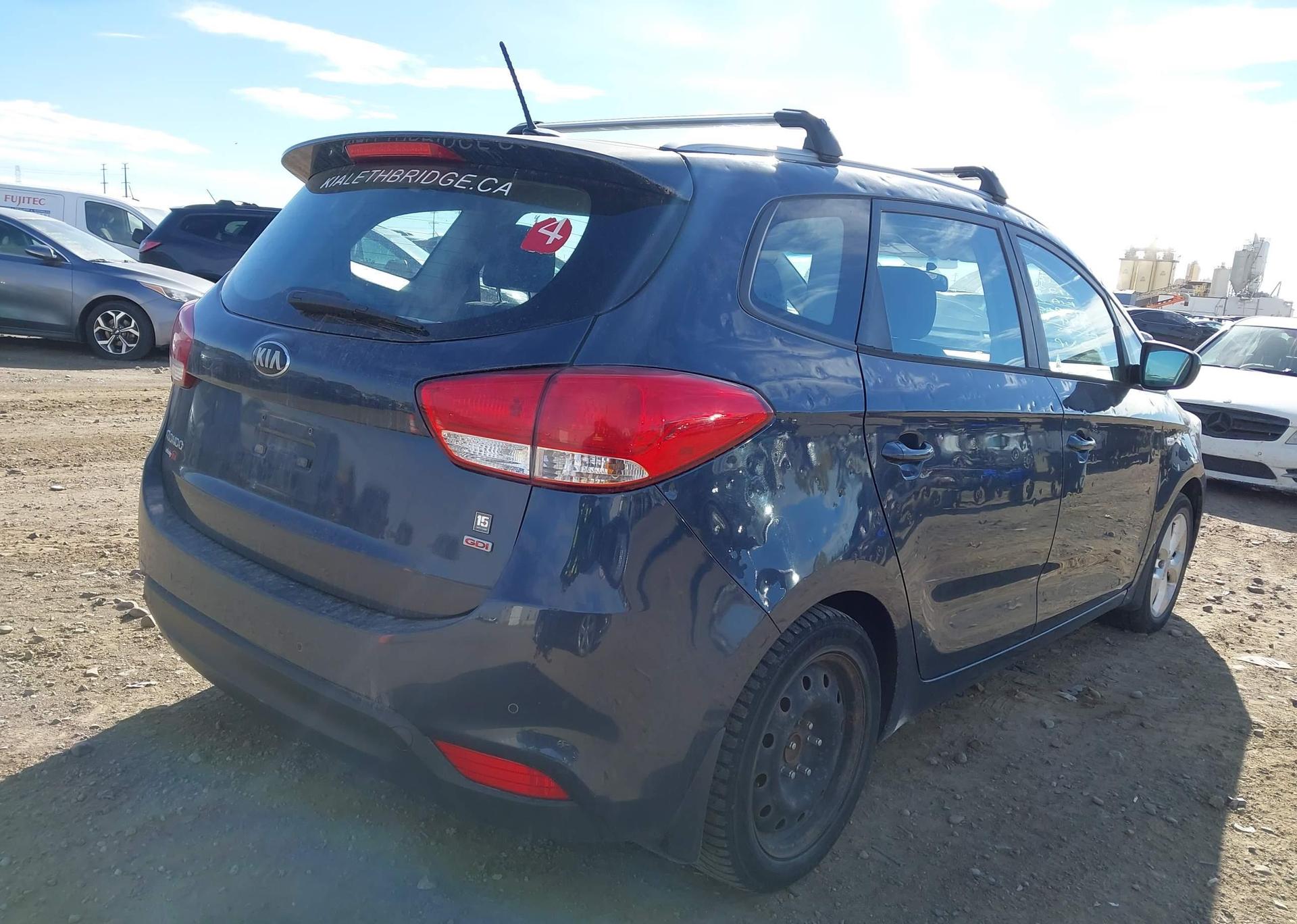 2014 KIA RONDO LX