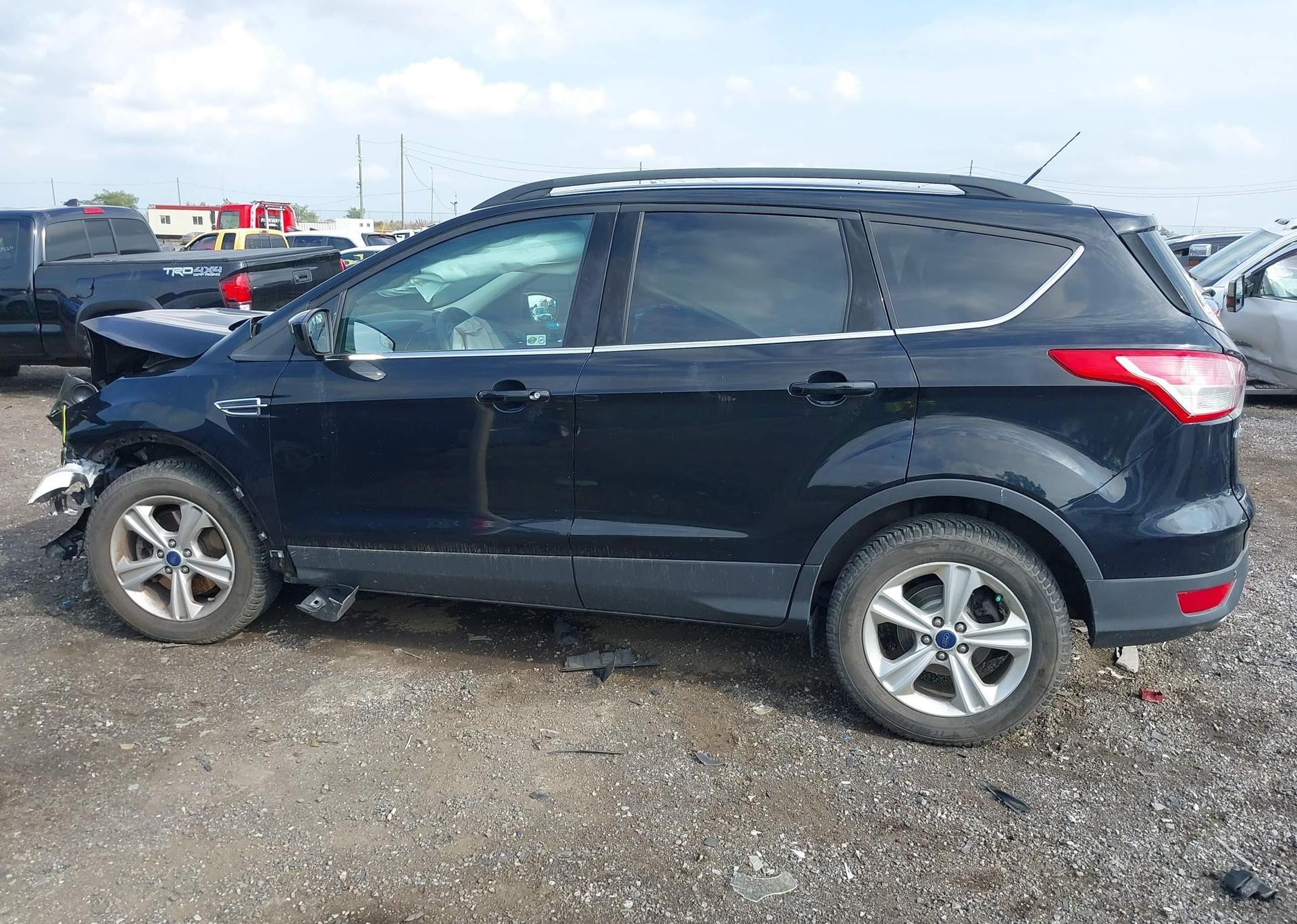 2016 FORD ESCAPE SE