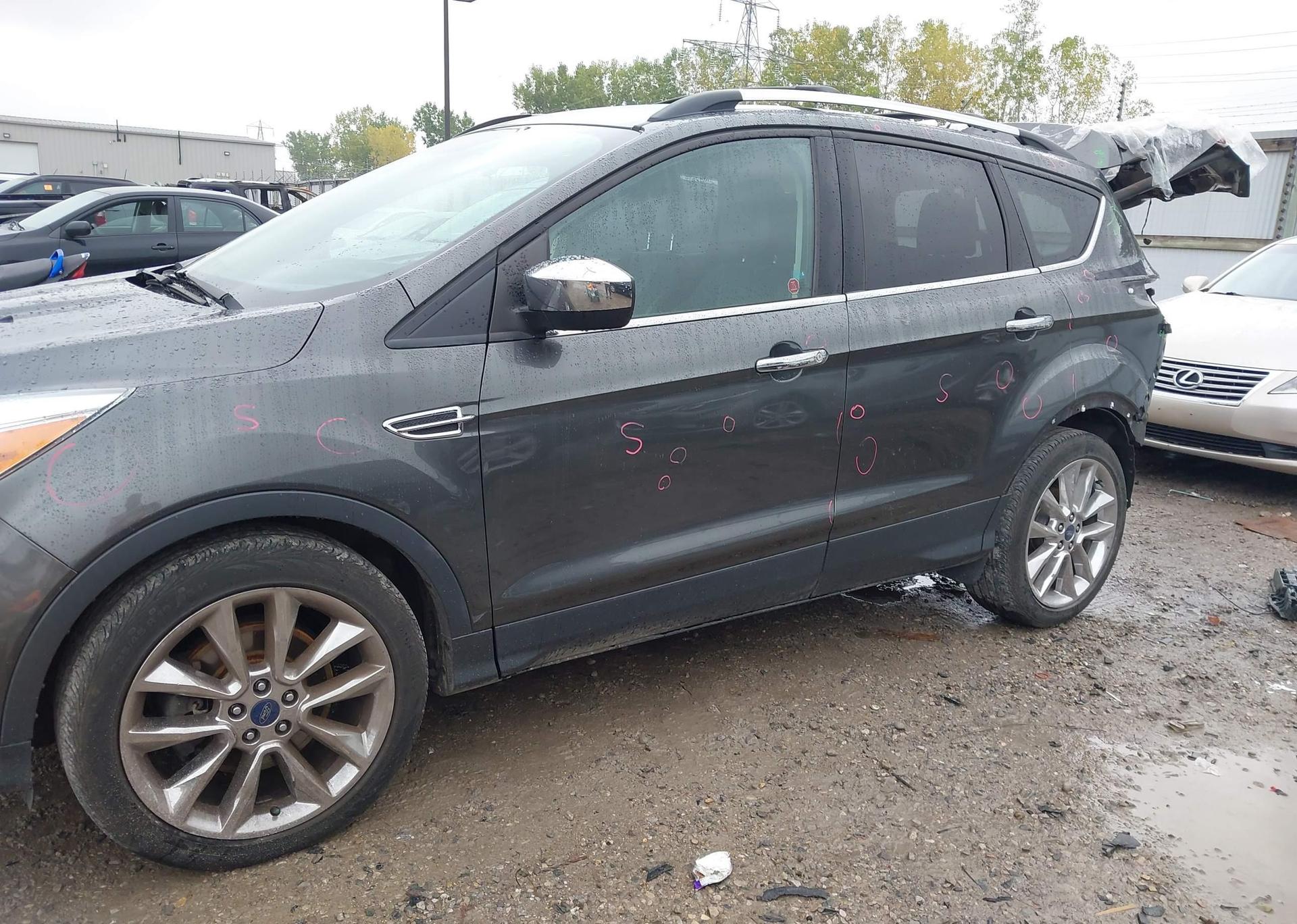 2016 FORD ESCAPE SE