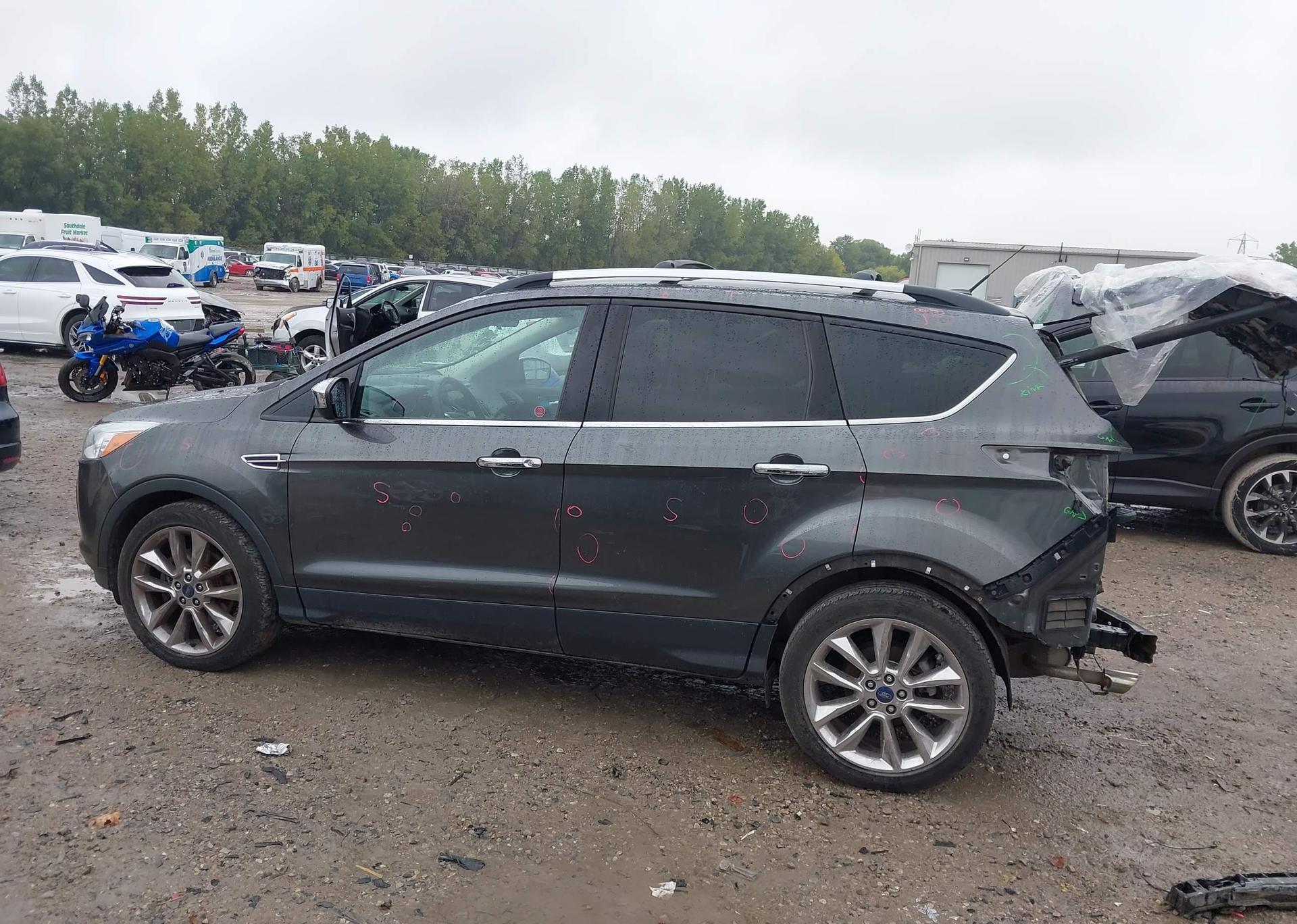 2016 FORD ESCAPE SE