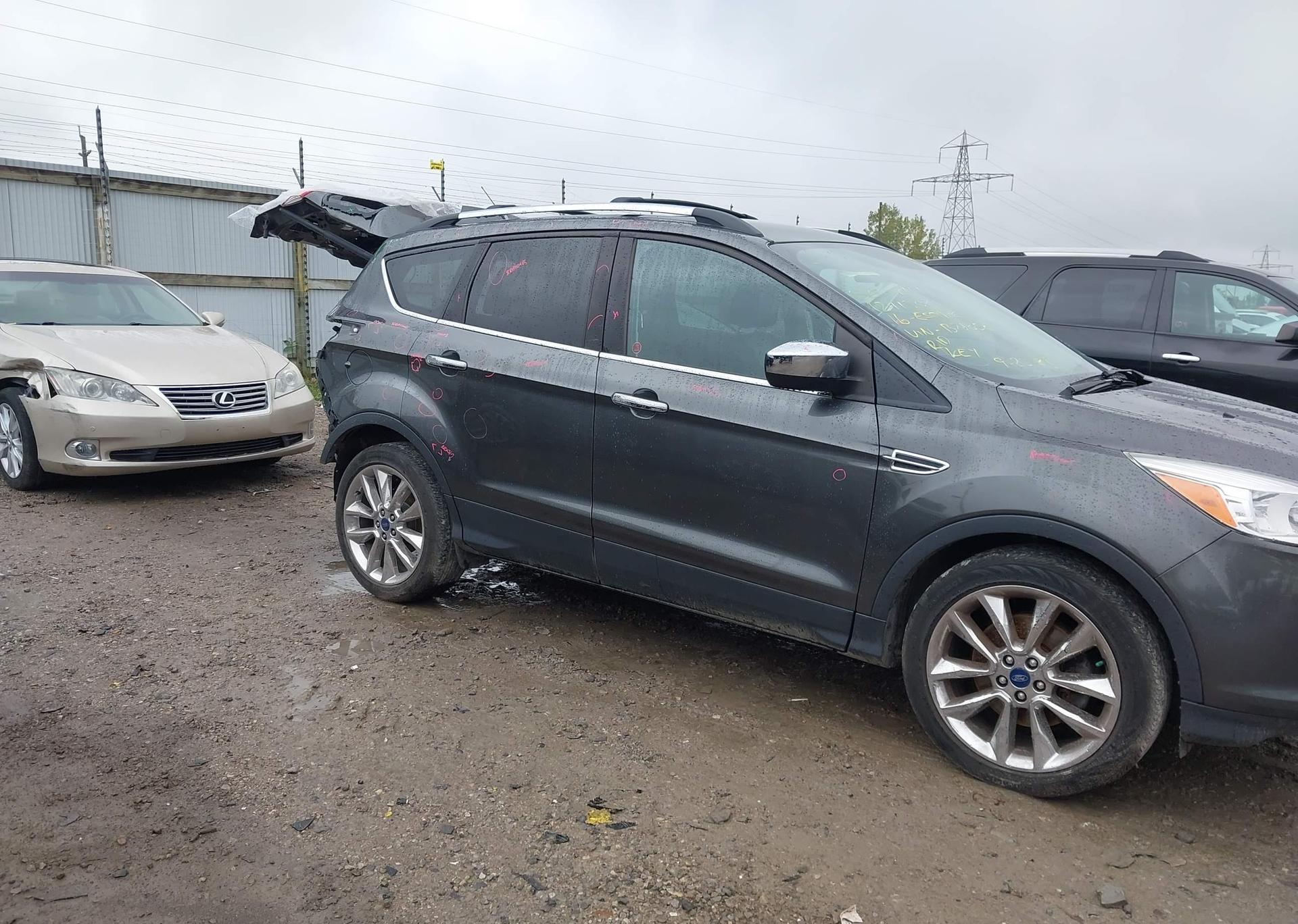 2016 FORD ESCAPE SE