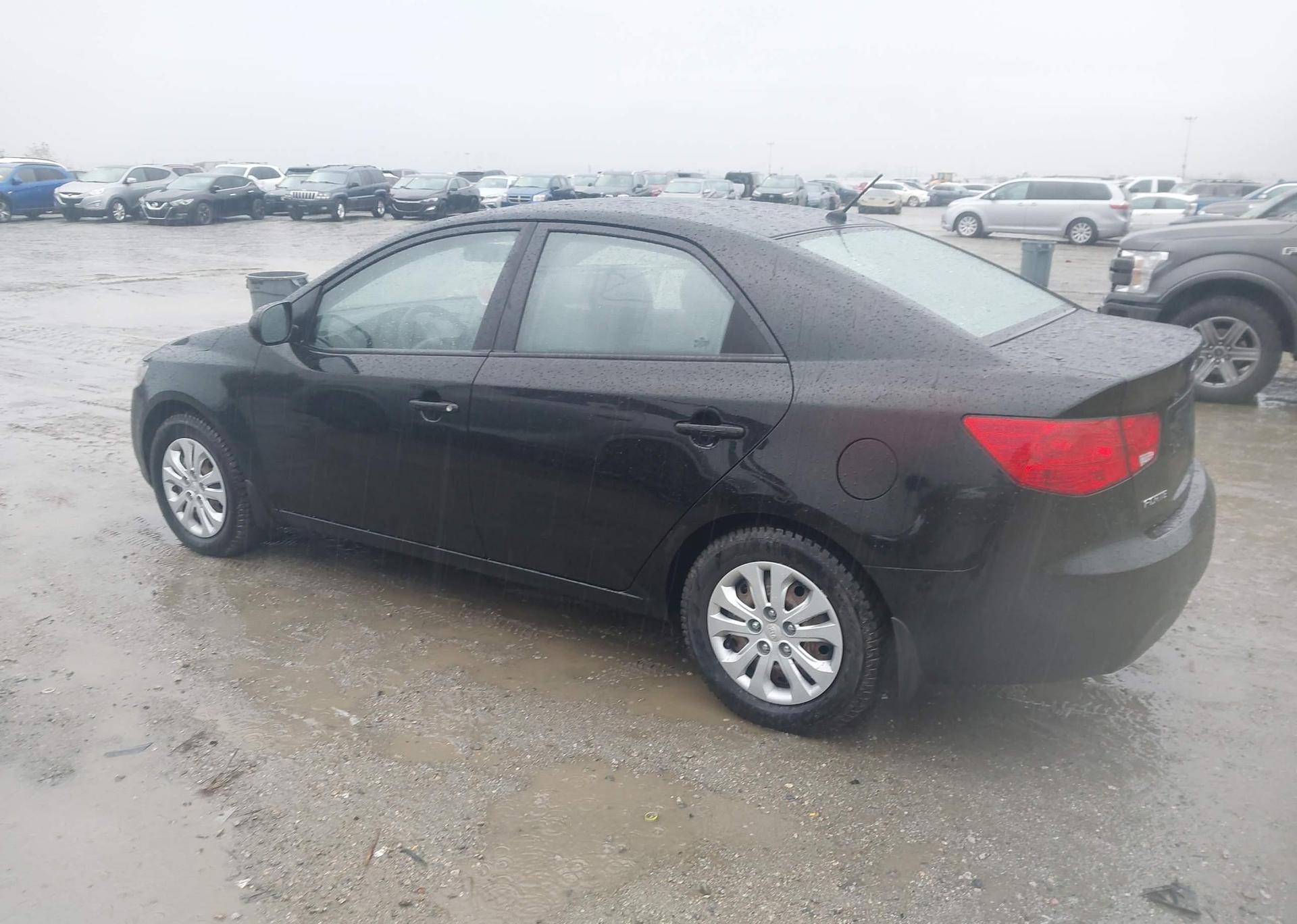 2010 KIA FORTE LX