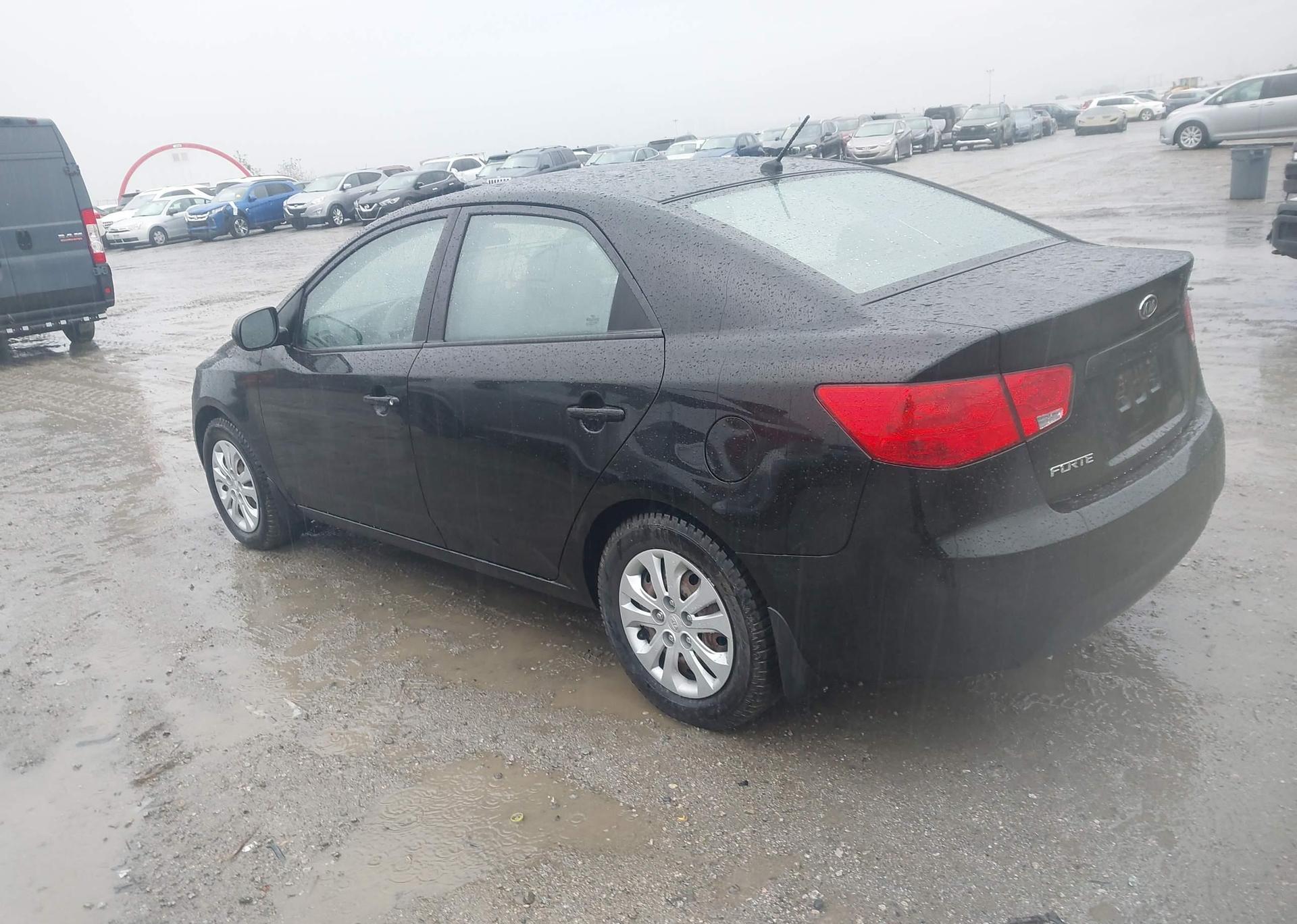 2010 KIA FORTE LX