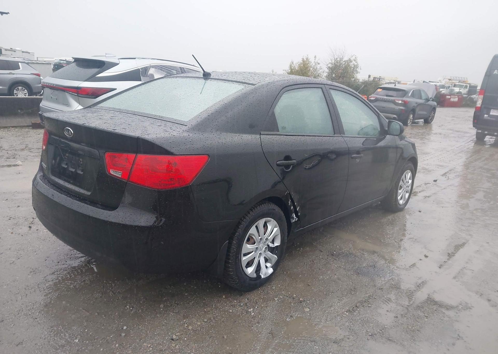 2010 KIA FORTE LX