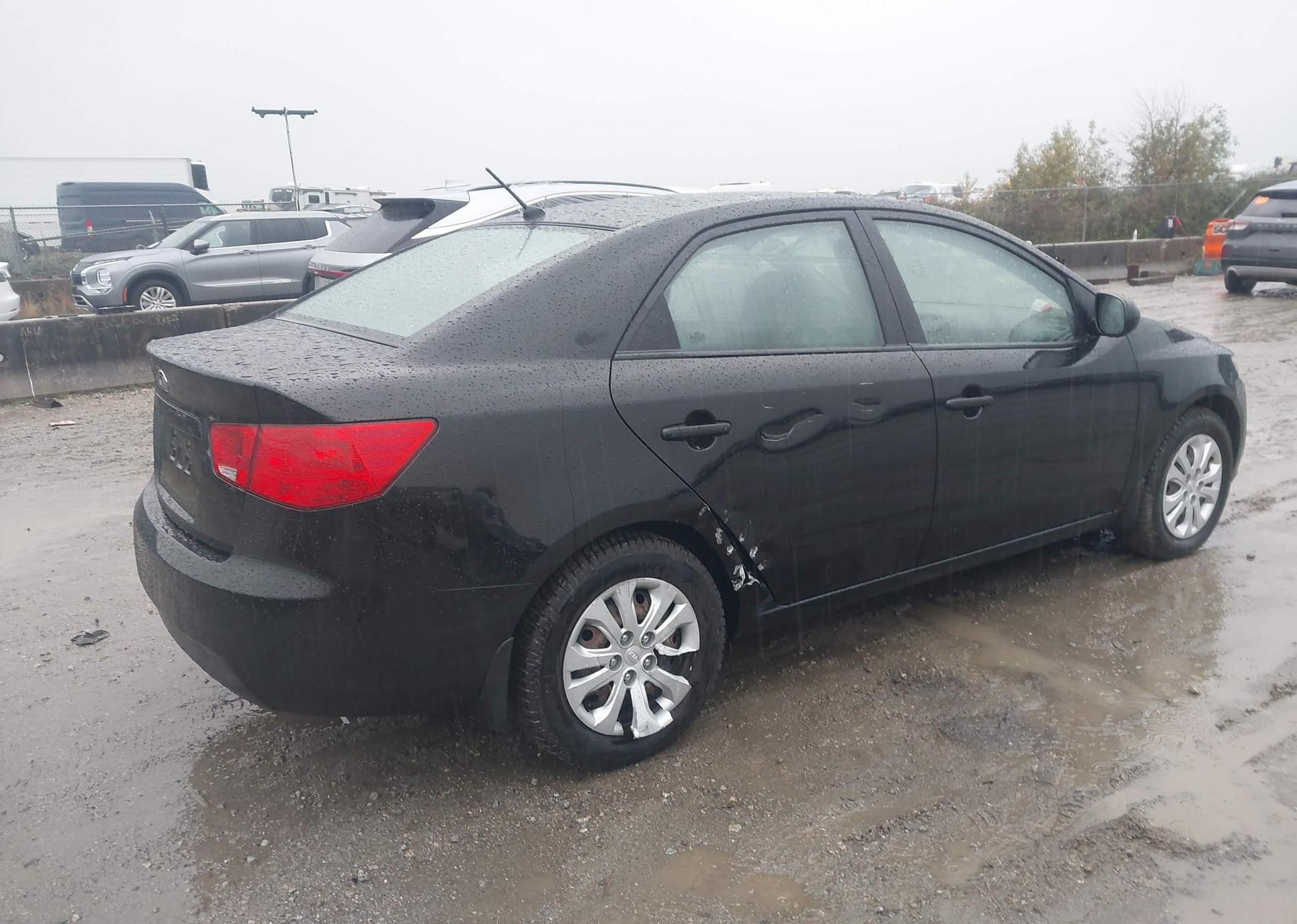 2010 KIA FORTE LX
