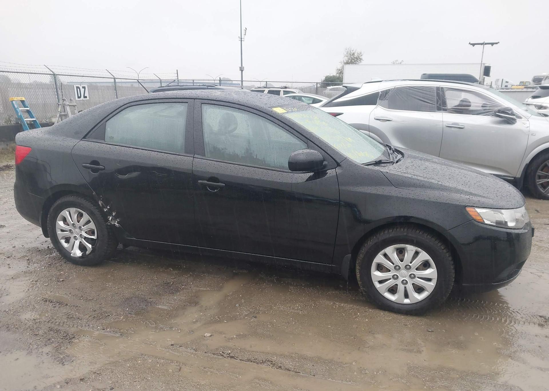 2010 KIA FORTE LX